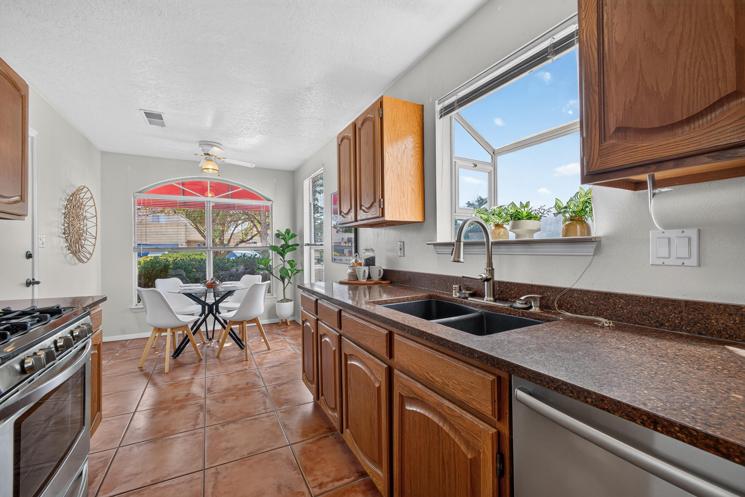 Photo 16 — 6912 Los Alisos Court NW
