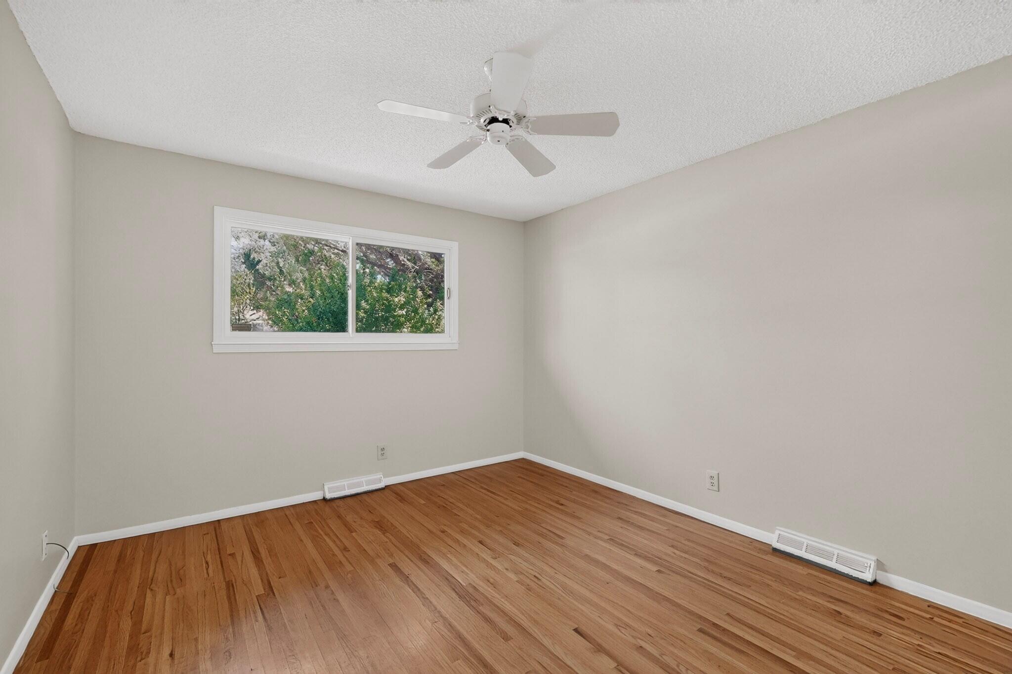 Photo 11 — 3109 Utah Street NE