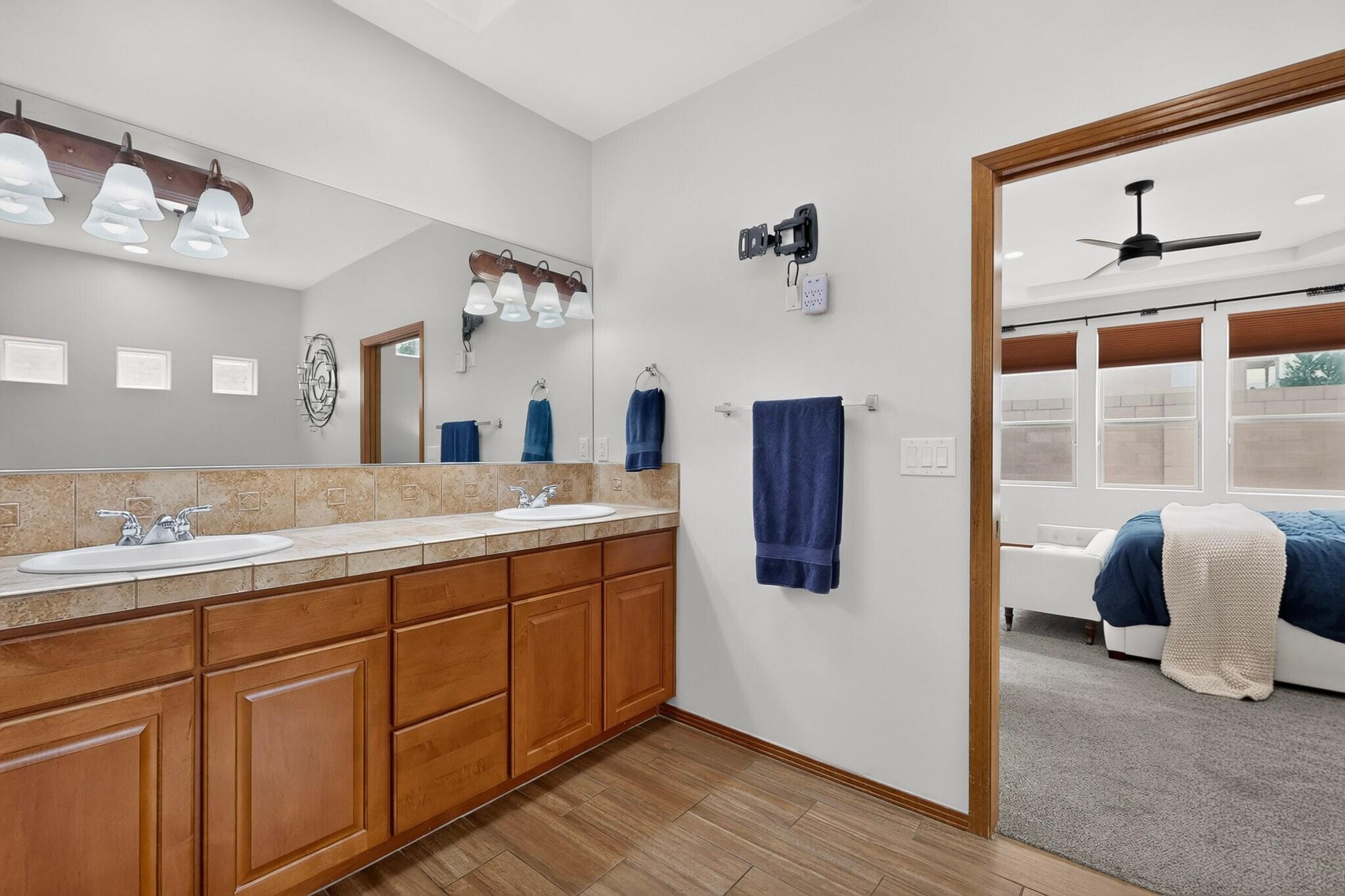 Photo 12 — 7312 Hawthorn Avenue NE