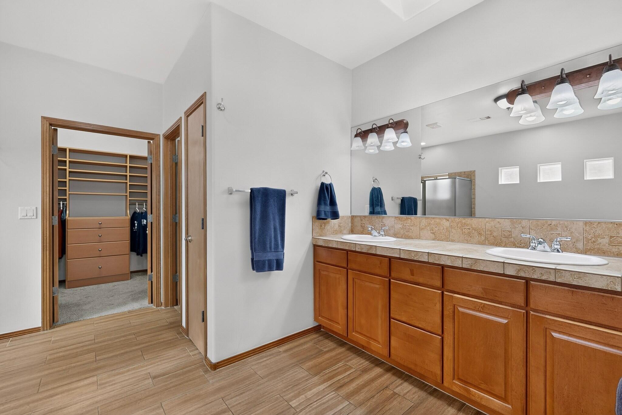 Photo 13 — 7312 Hawthorn Avenue NE