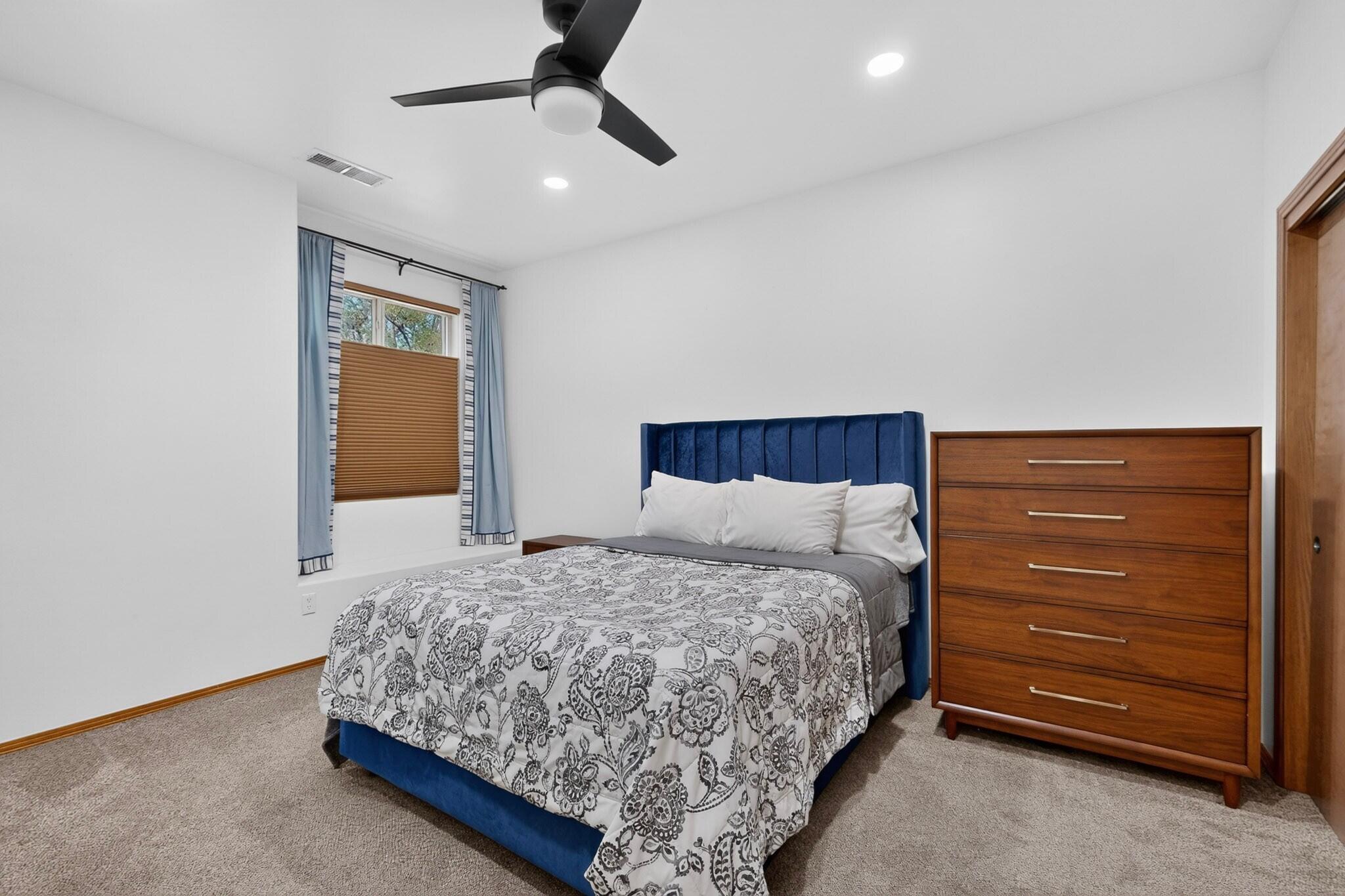 Photo 19 — 7312 Hawthorn Avenue NE