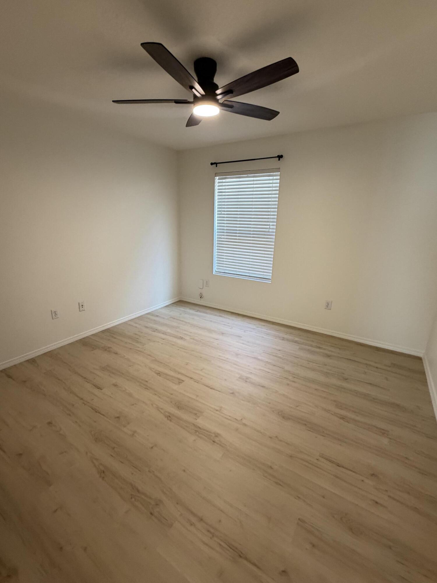 Photo 5 — 515 Deschutes Street SE