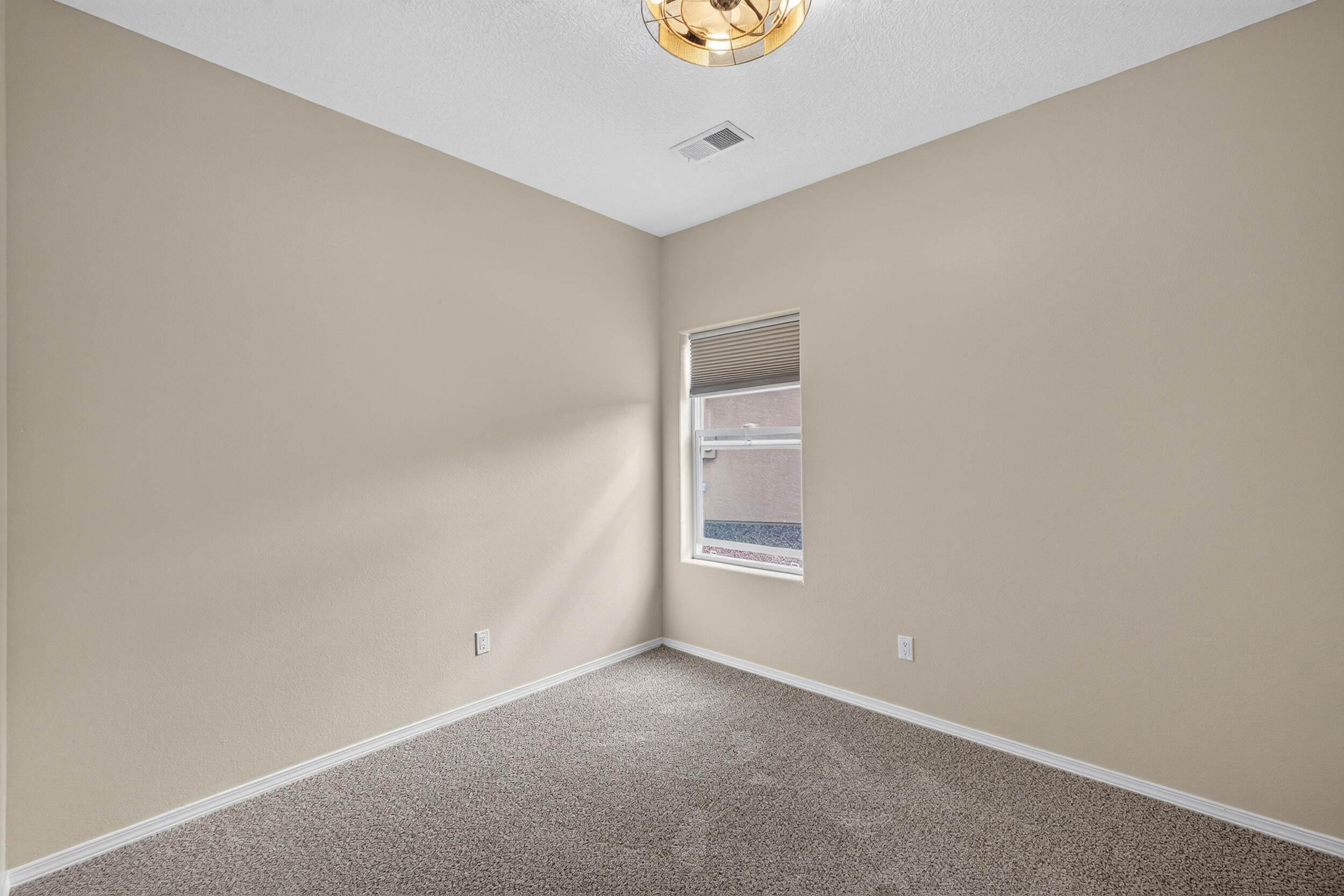 Photo 3 — 1118 Desert Sunflower Drive NE