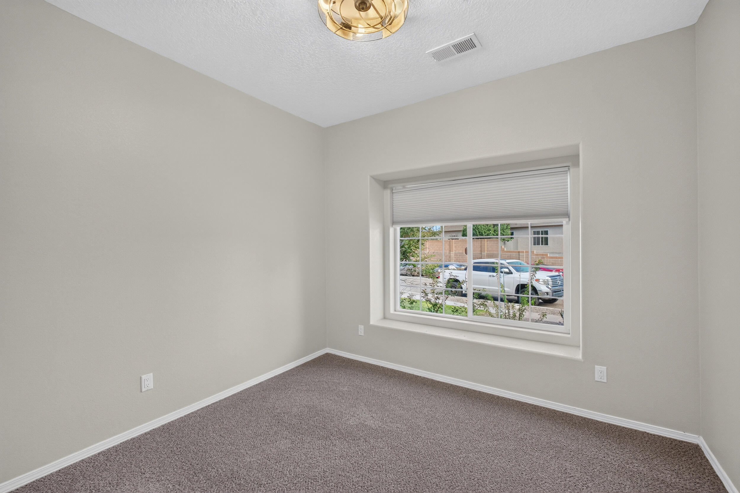 Photo 9 — 1118 Desert Sunflower Drive NE