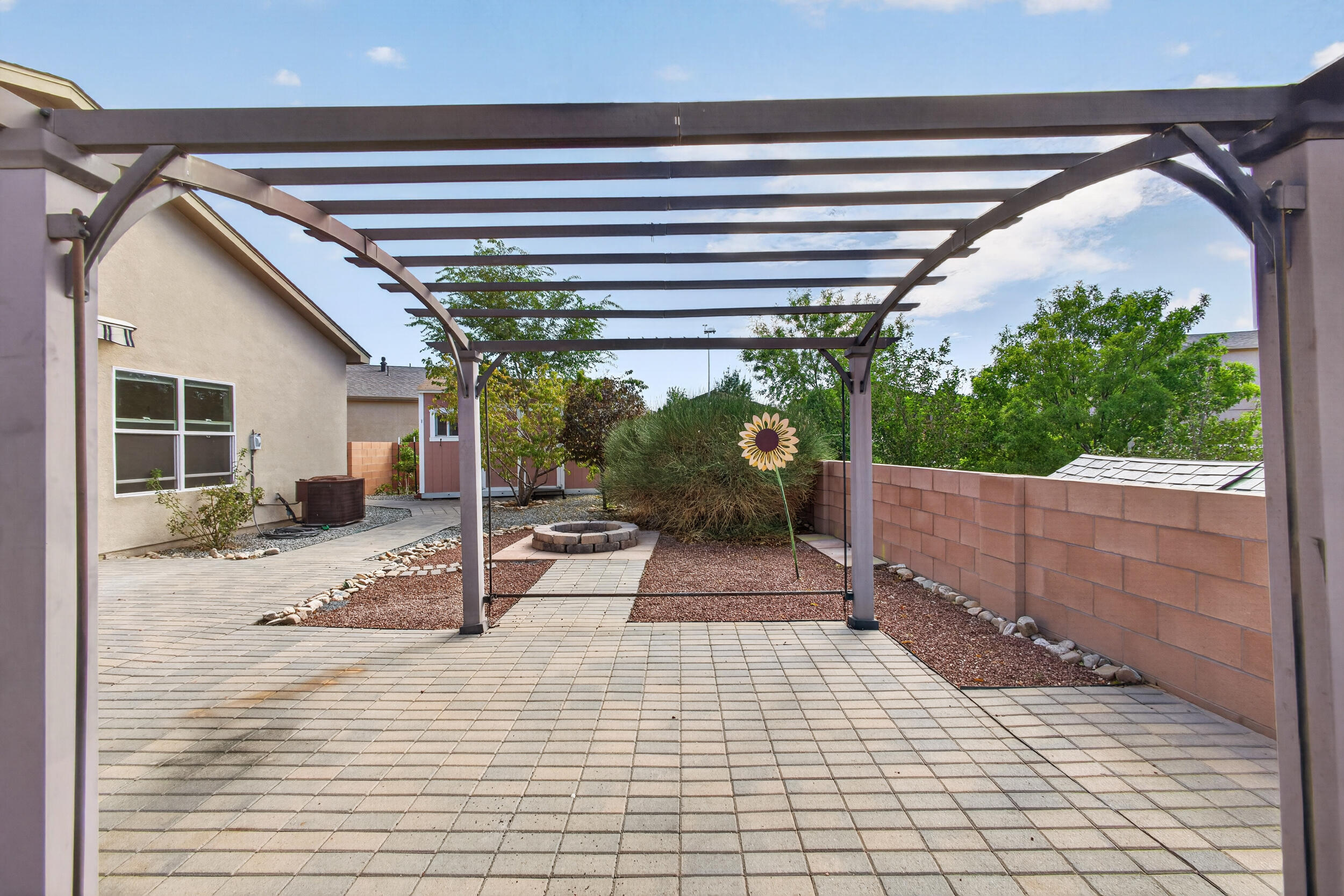 Photo 13 — 1118 Desert Sunflower Drive NE