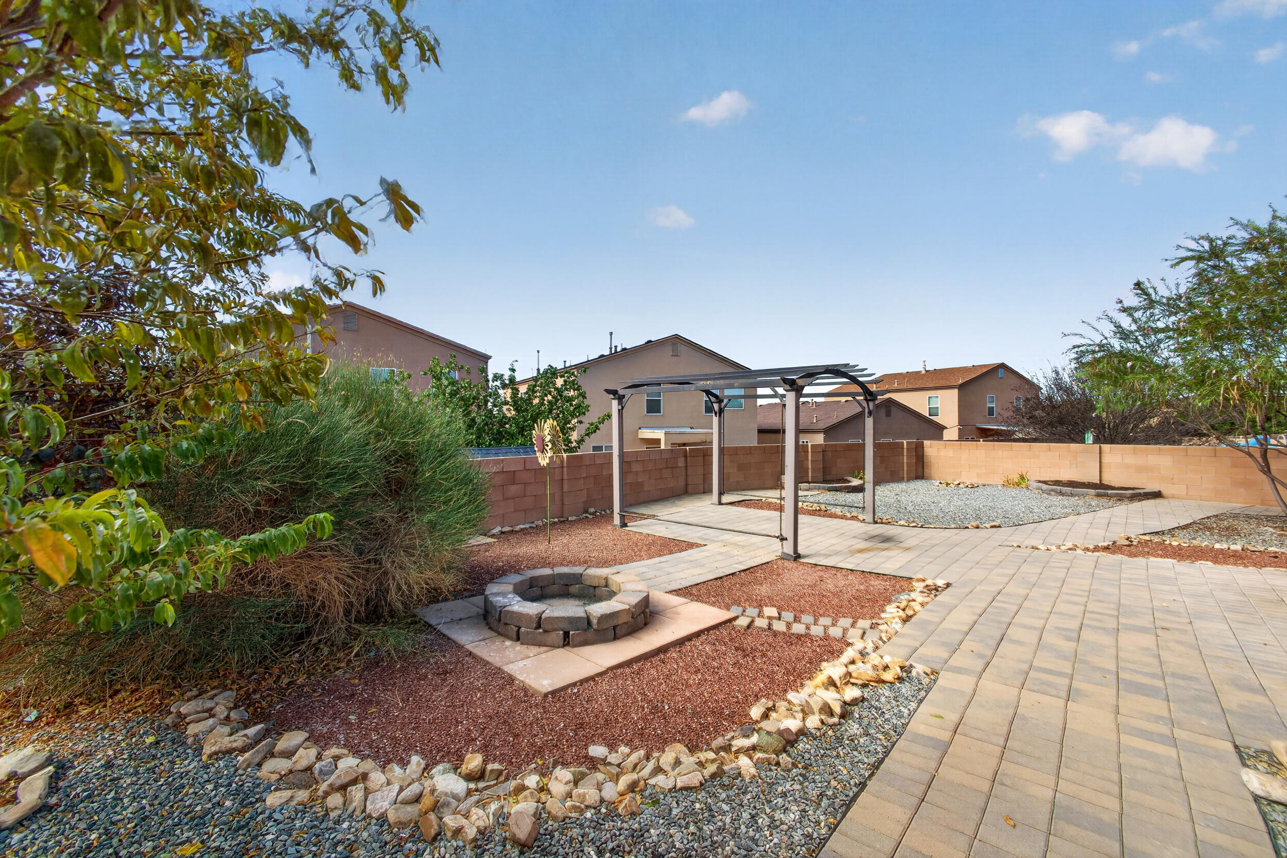 Photo 15 — 1118 Desert Sunflower Drive NE