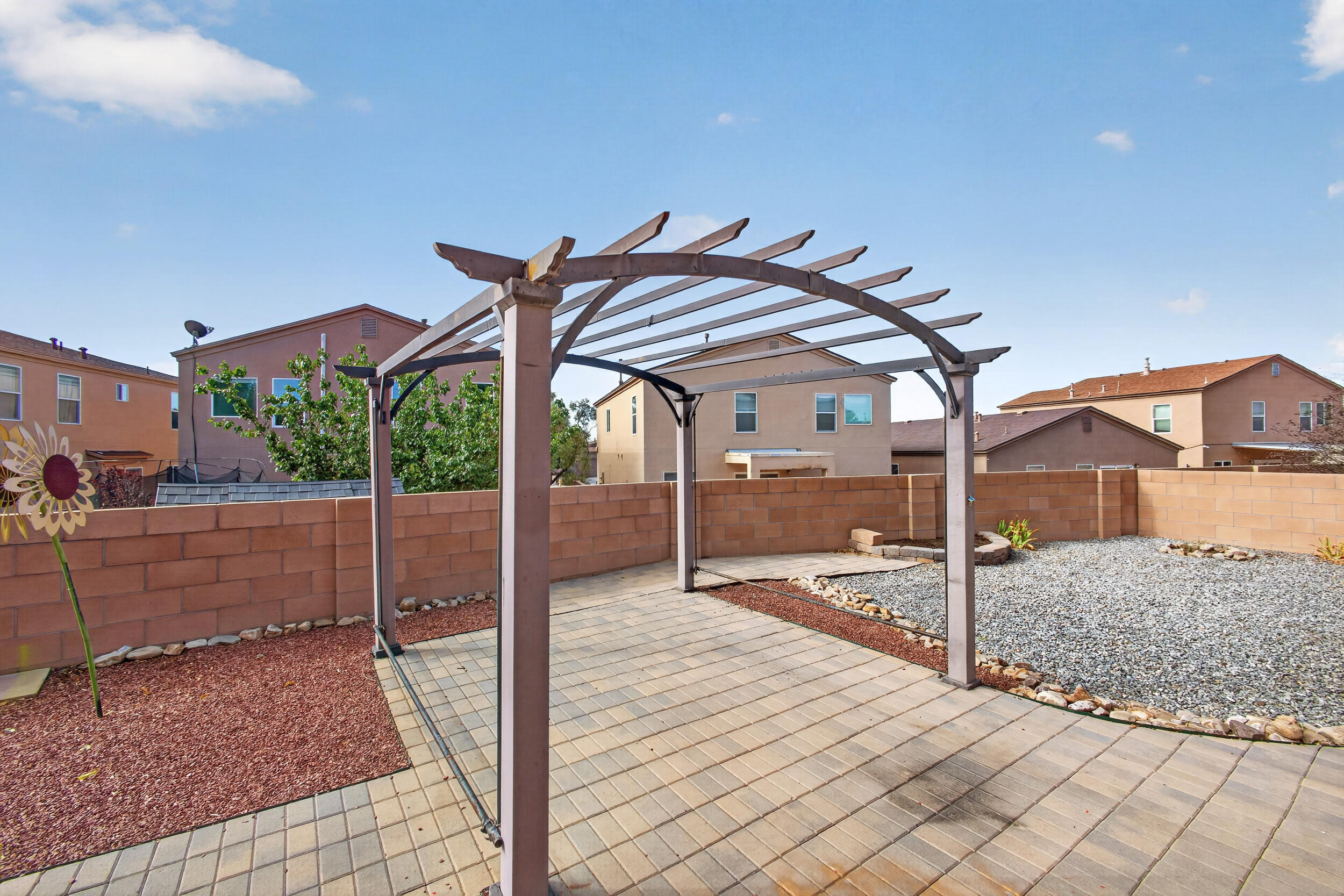 Photo 16 — 1118 Desert Sunflower Drive NE