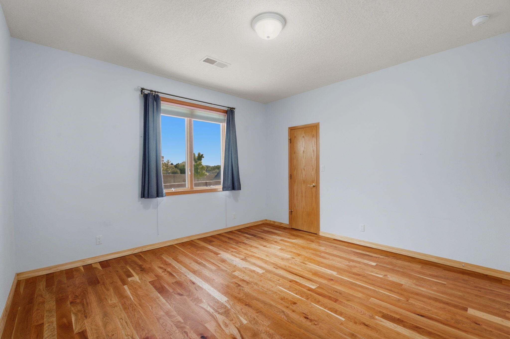 Photo 5 — 7309 Sardinia Drive NE