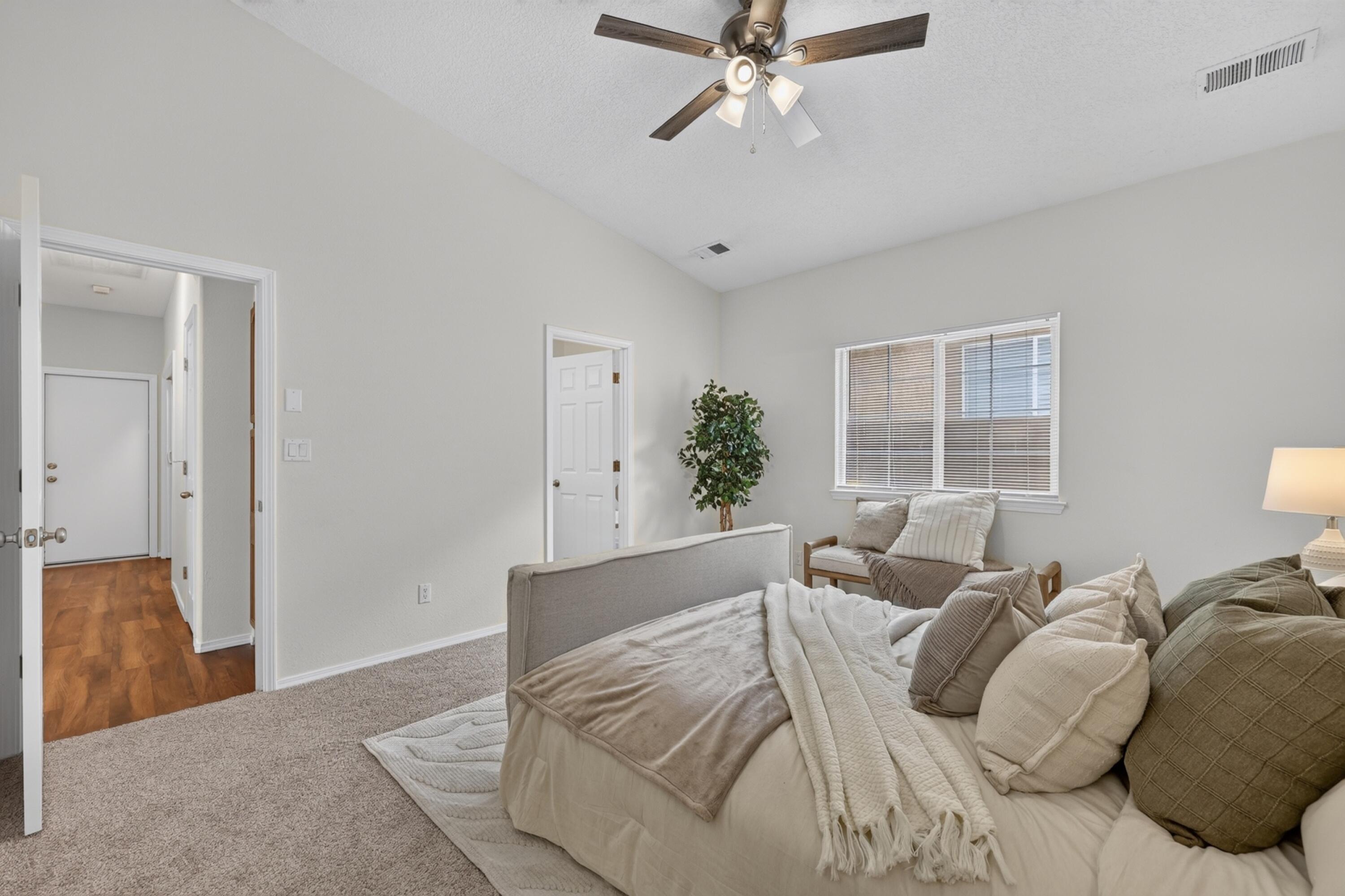 Photo 8 — 7228 Boxwood Avenue NE