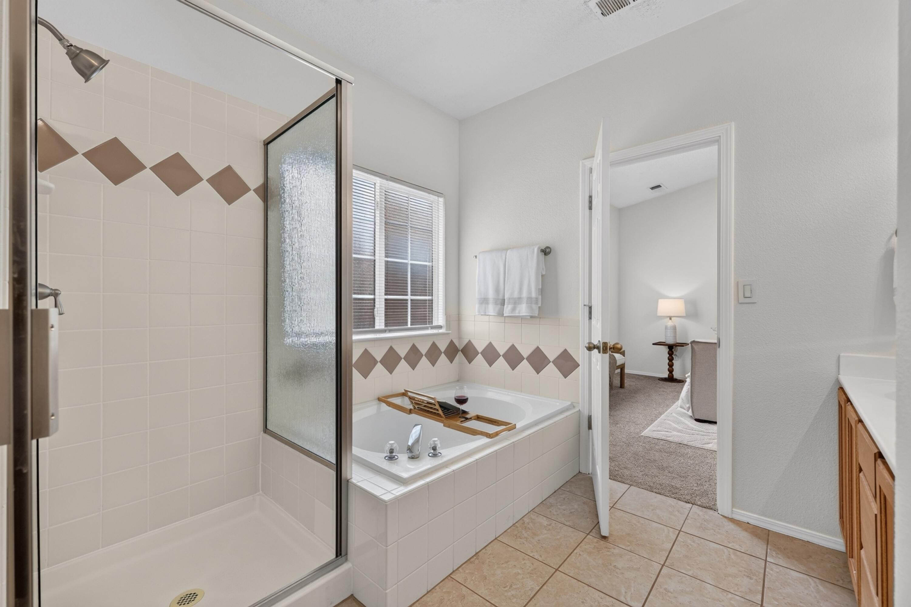 Photo 10 — 7228 Boxwood Avenue NE