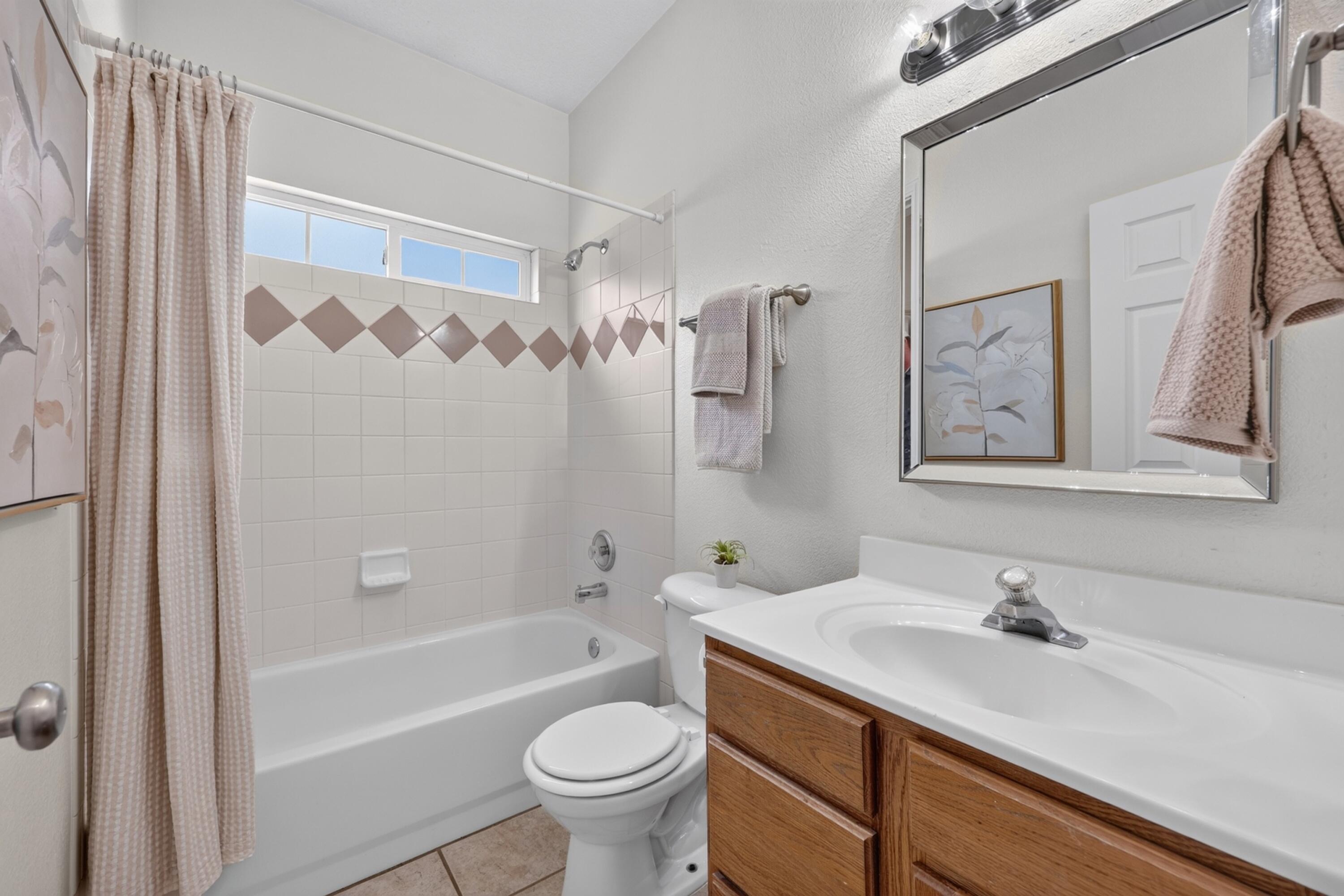 Photo 15 — 7228 Boxwood Avenue NE