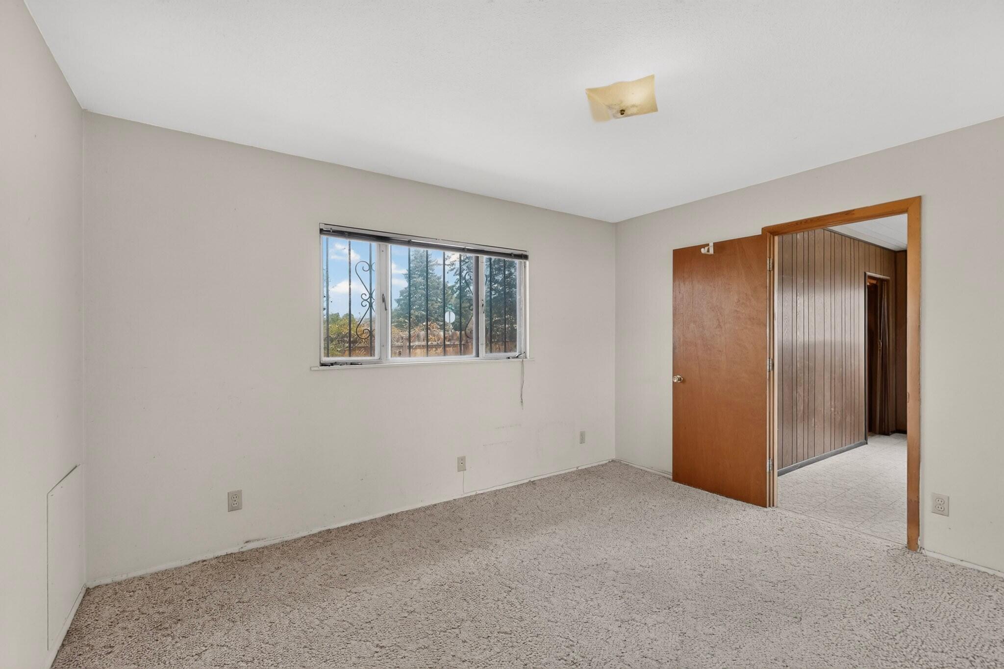 Photo 17 — 236 Conchas Street NE