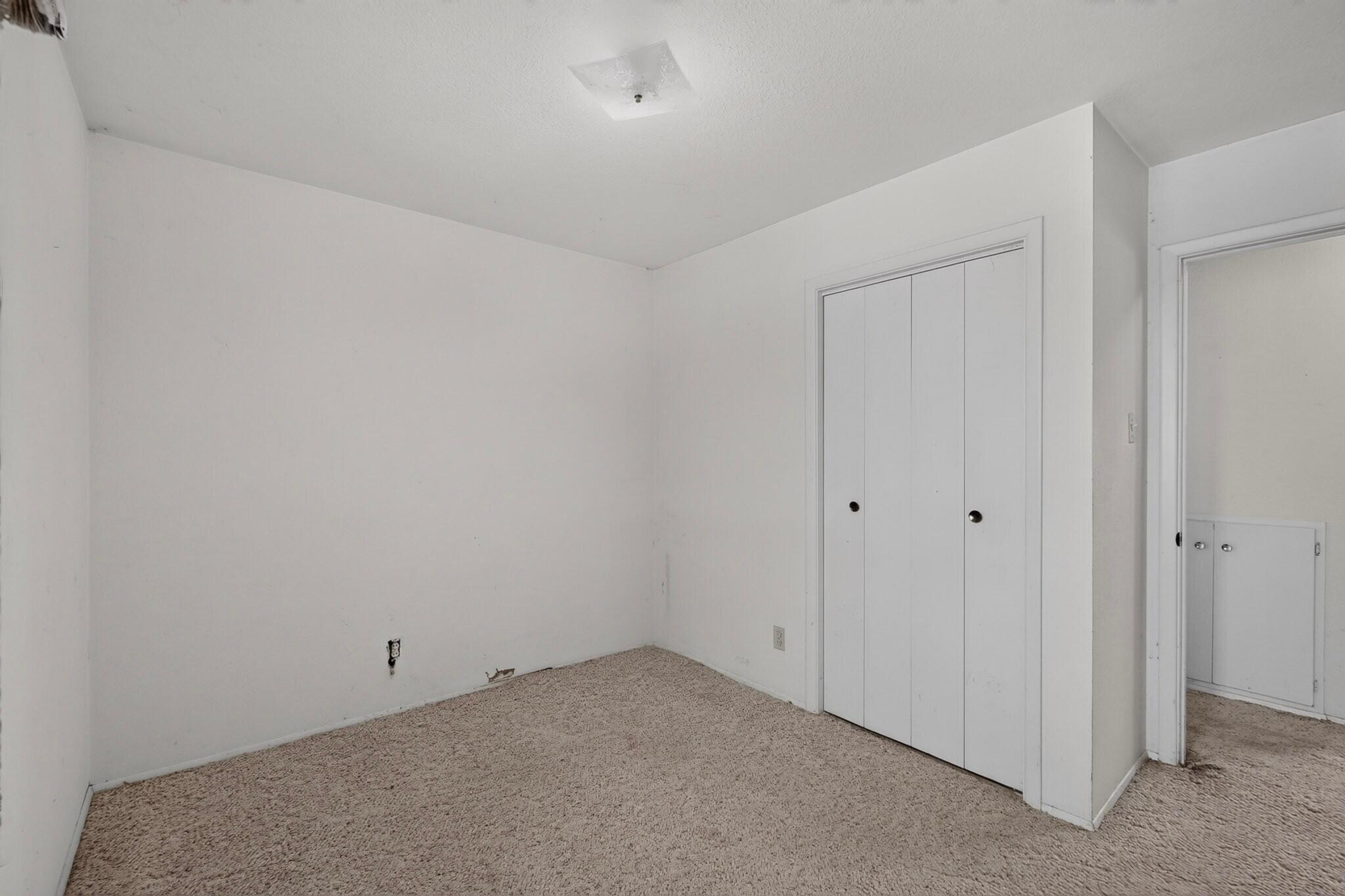 Photo 2 — 236 Conchas Street NE