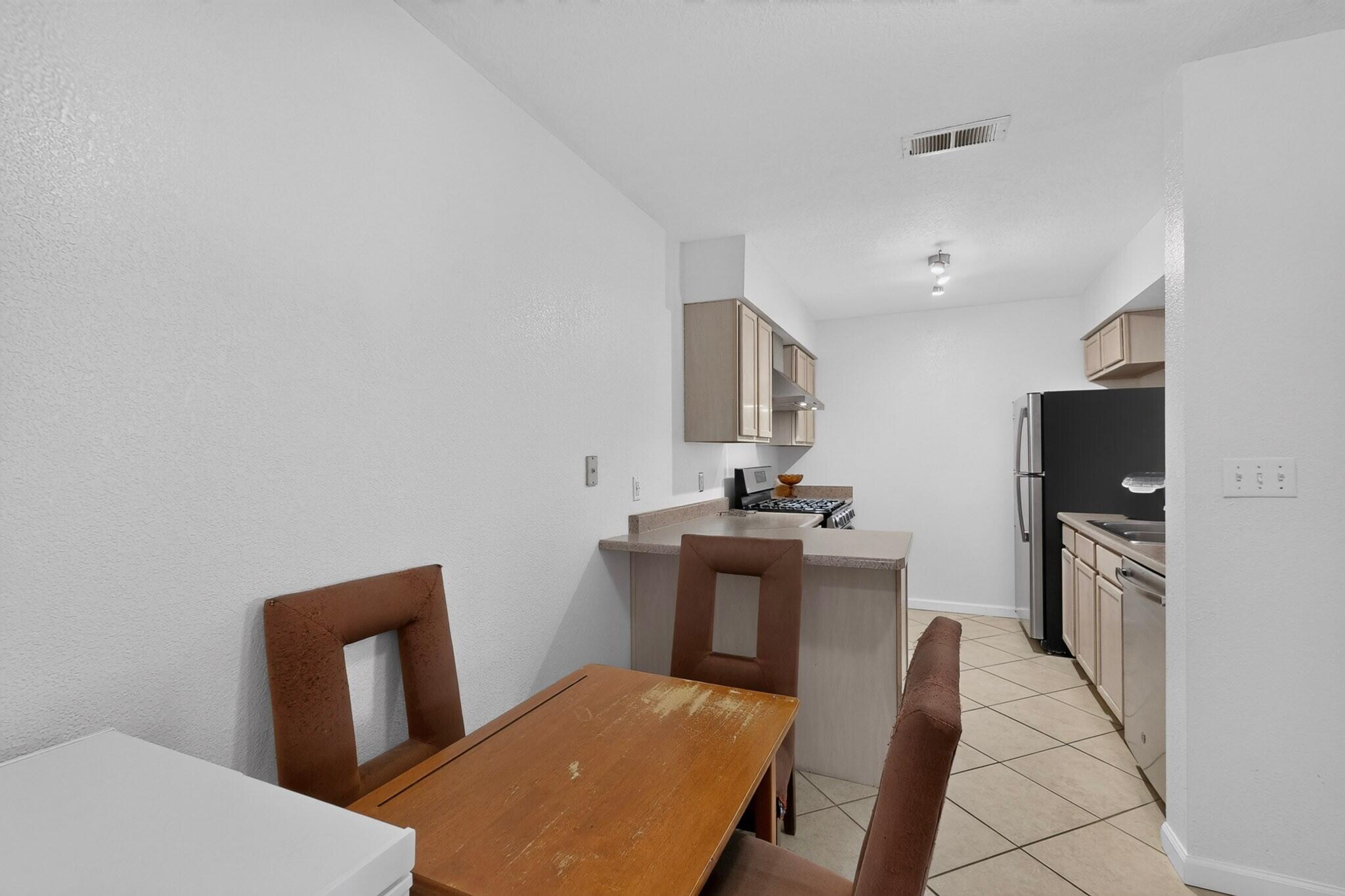 Photo 8 — 4801 Irving Boulevard NW UNIT 1302
