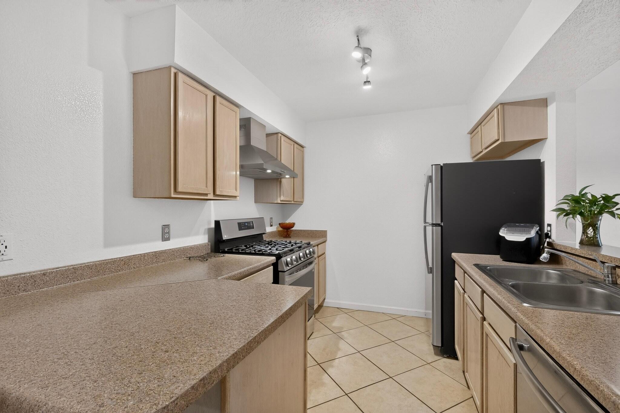 Photo 9 — 4801 Irving Boulevard NW UNIT 1302