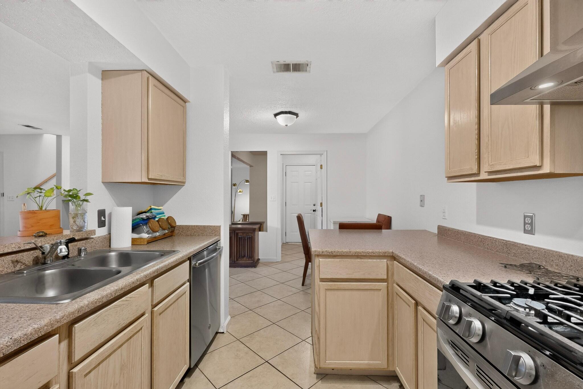 Photo 12 — 4801 Irving Boulevard NW UNIT 1302
