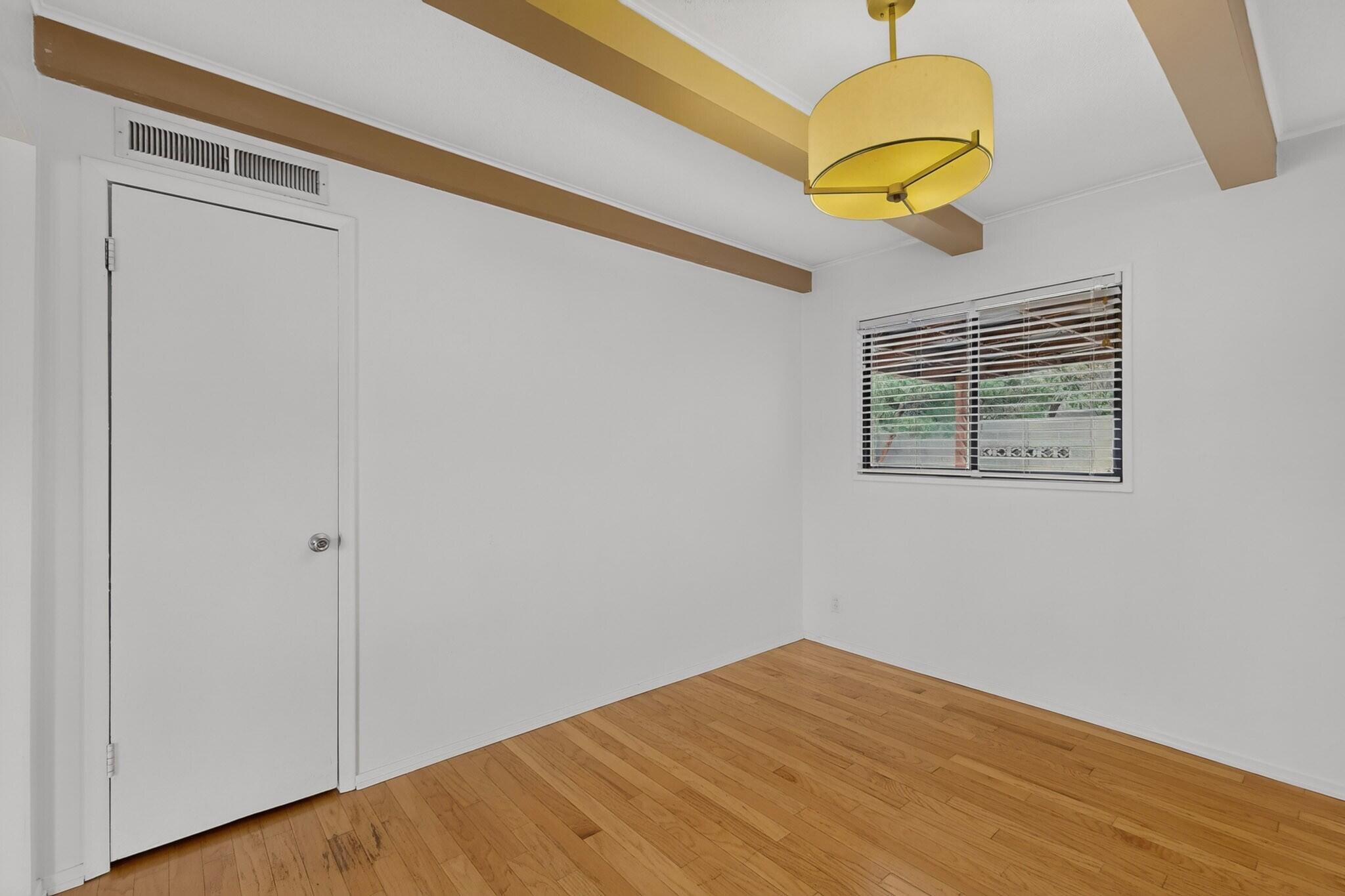 Photo 9 — 1601 Hendola Drive NE