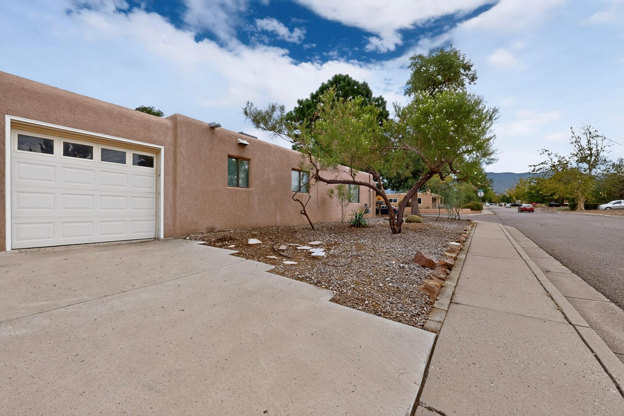Photo 17 — 1601 Hendola Drive NE
