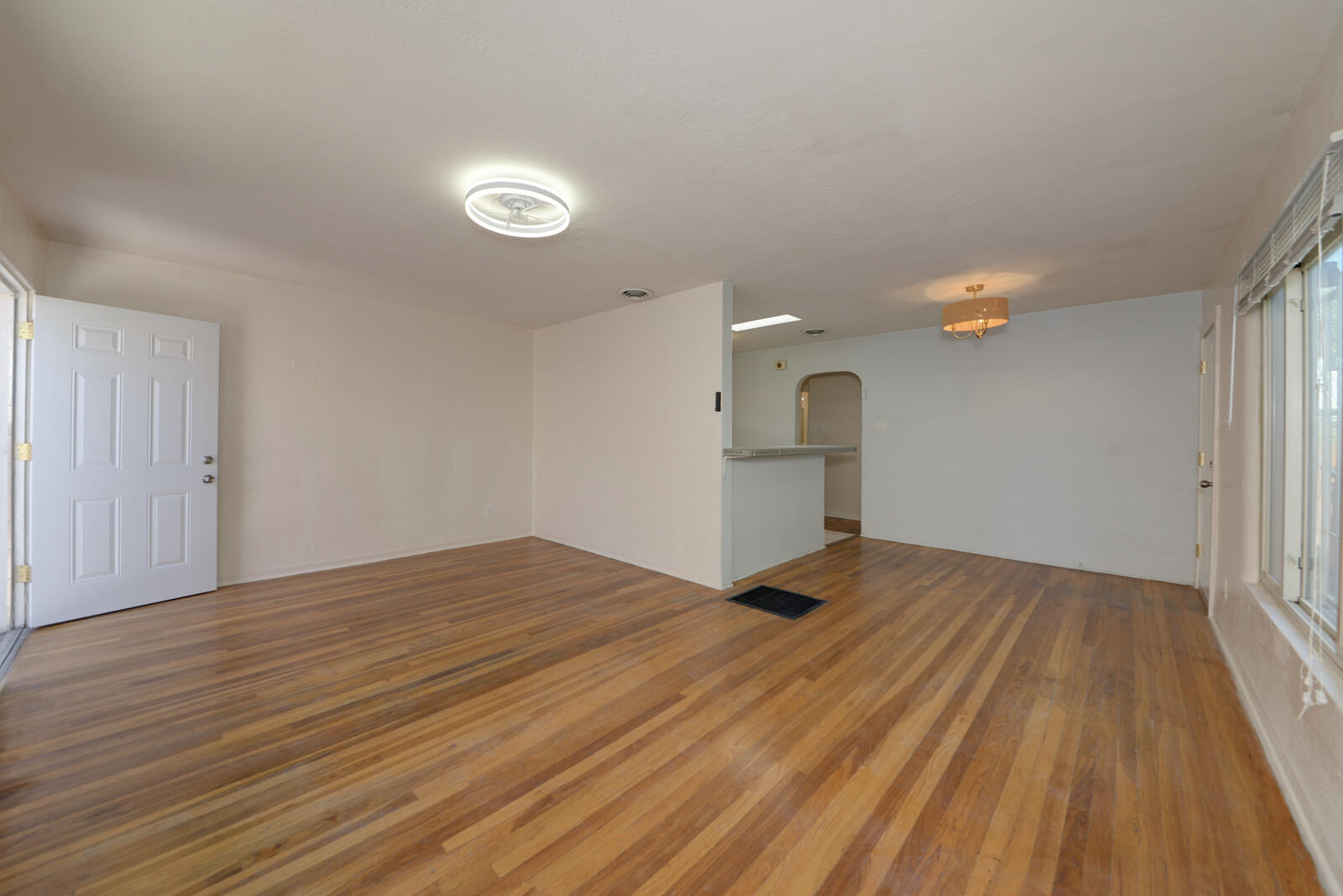 Photo 15 — 1216 Coal Avenue SW