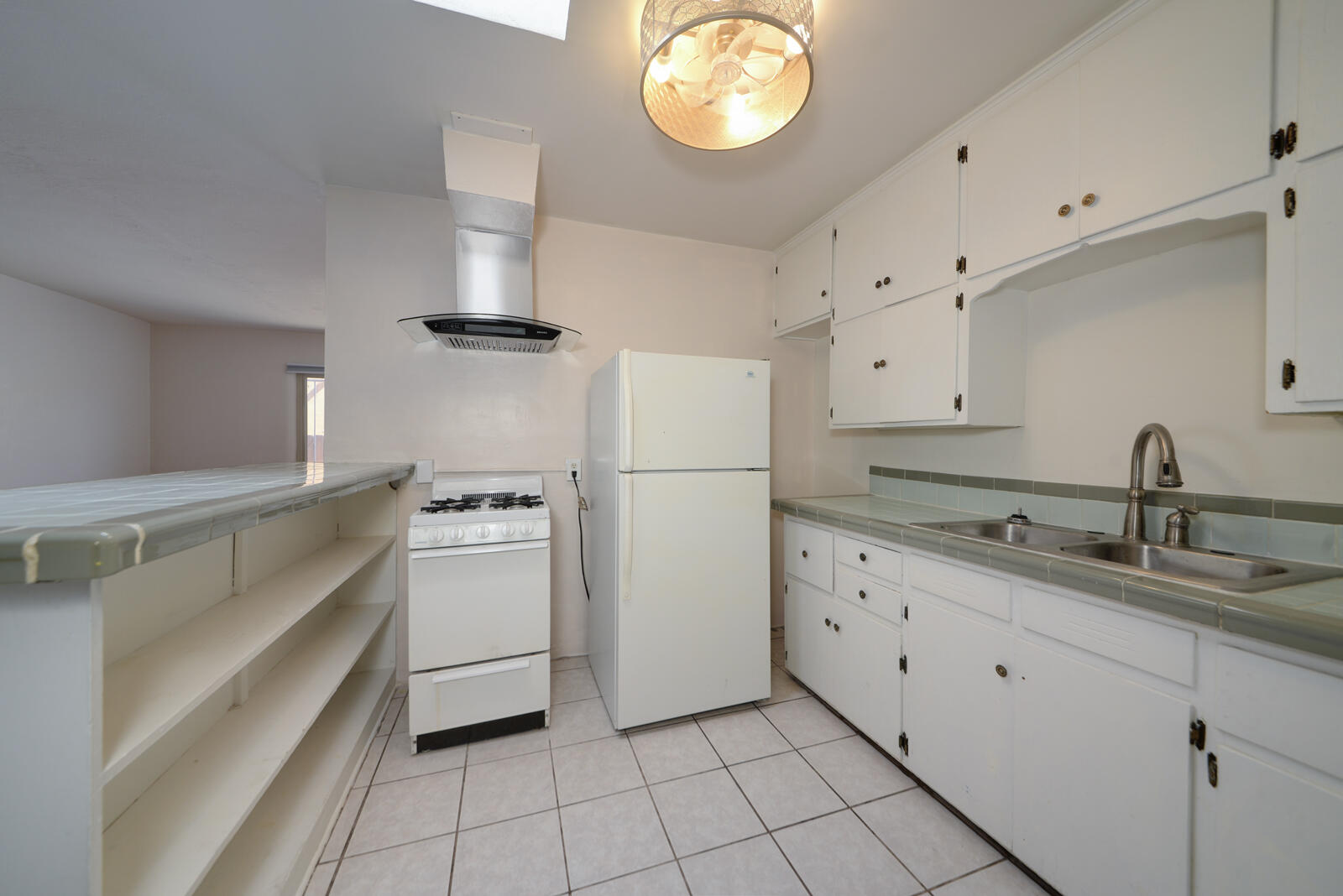 Photo 19 — 1216 Coal Avenue SW