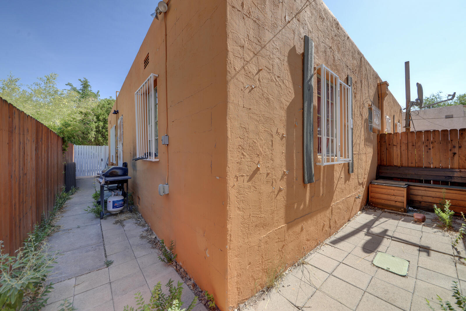 Photo 3 — 1216 Coal Avenue SW