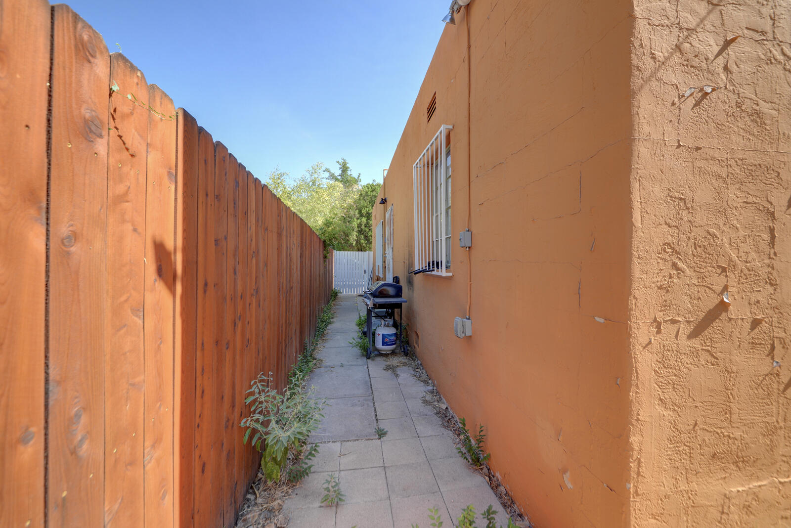 Photo 4 — 1216 Coal Avenue SW