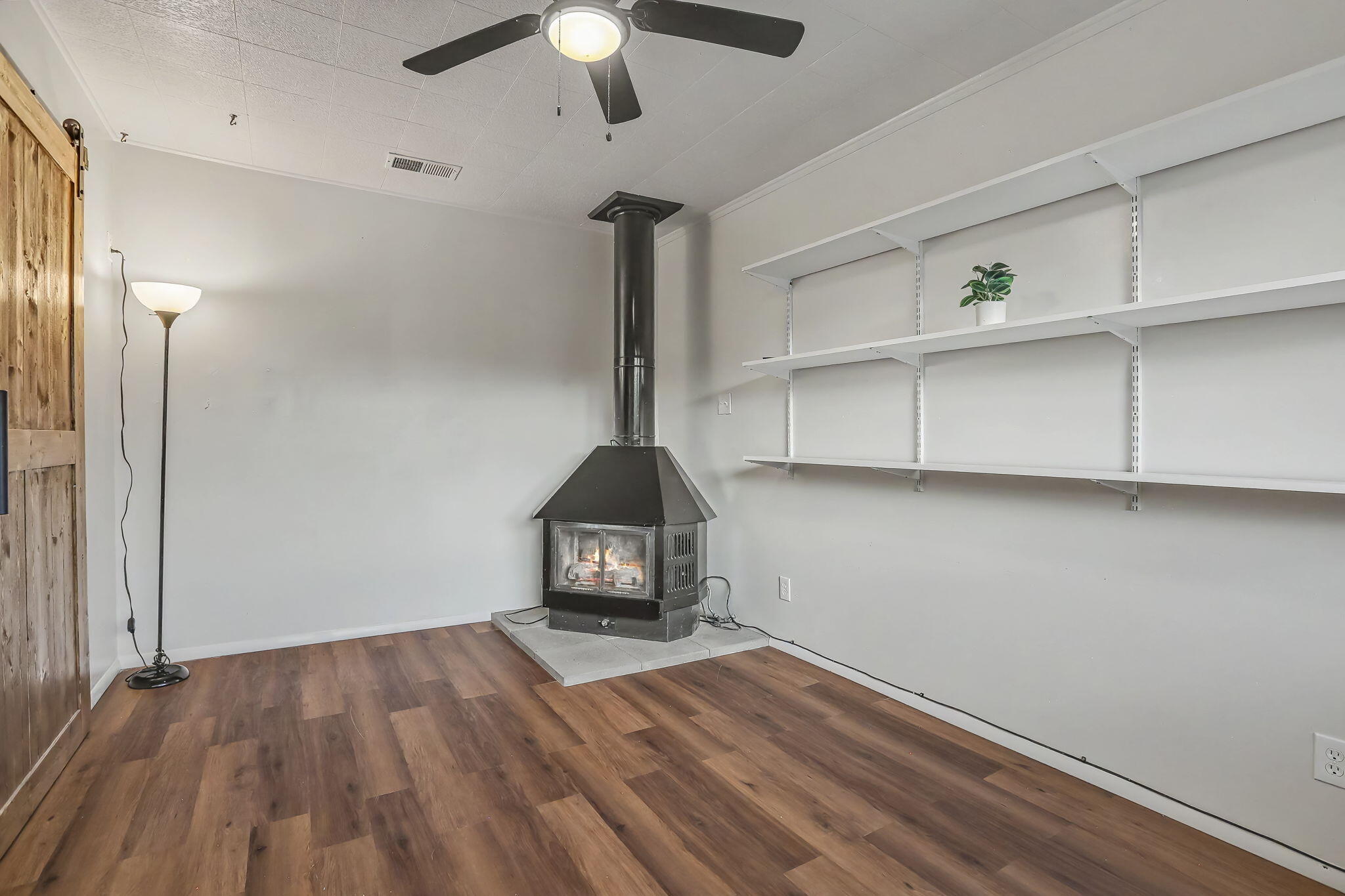Photo 3 — 1502 Delgado Drive SW