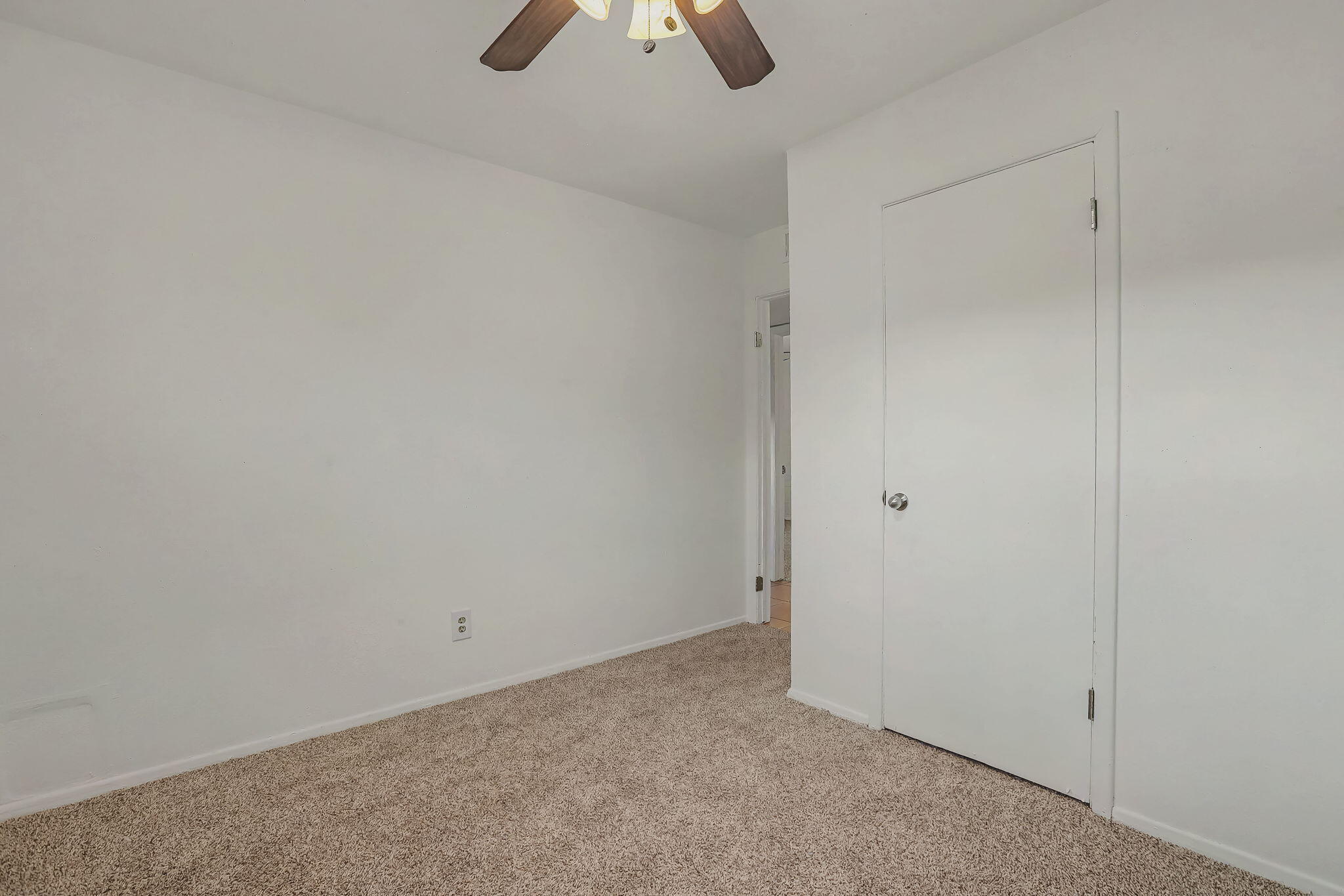 Photo 16 — 1502 Delgado Drive SW