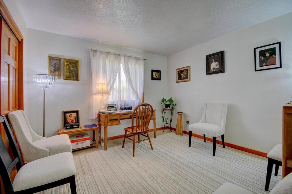 Photo 2 — 635 Esperanza Drive