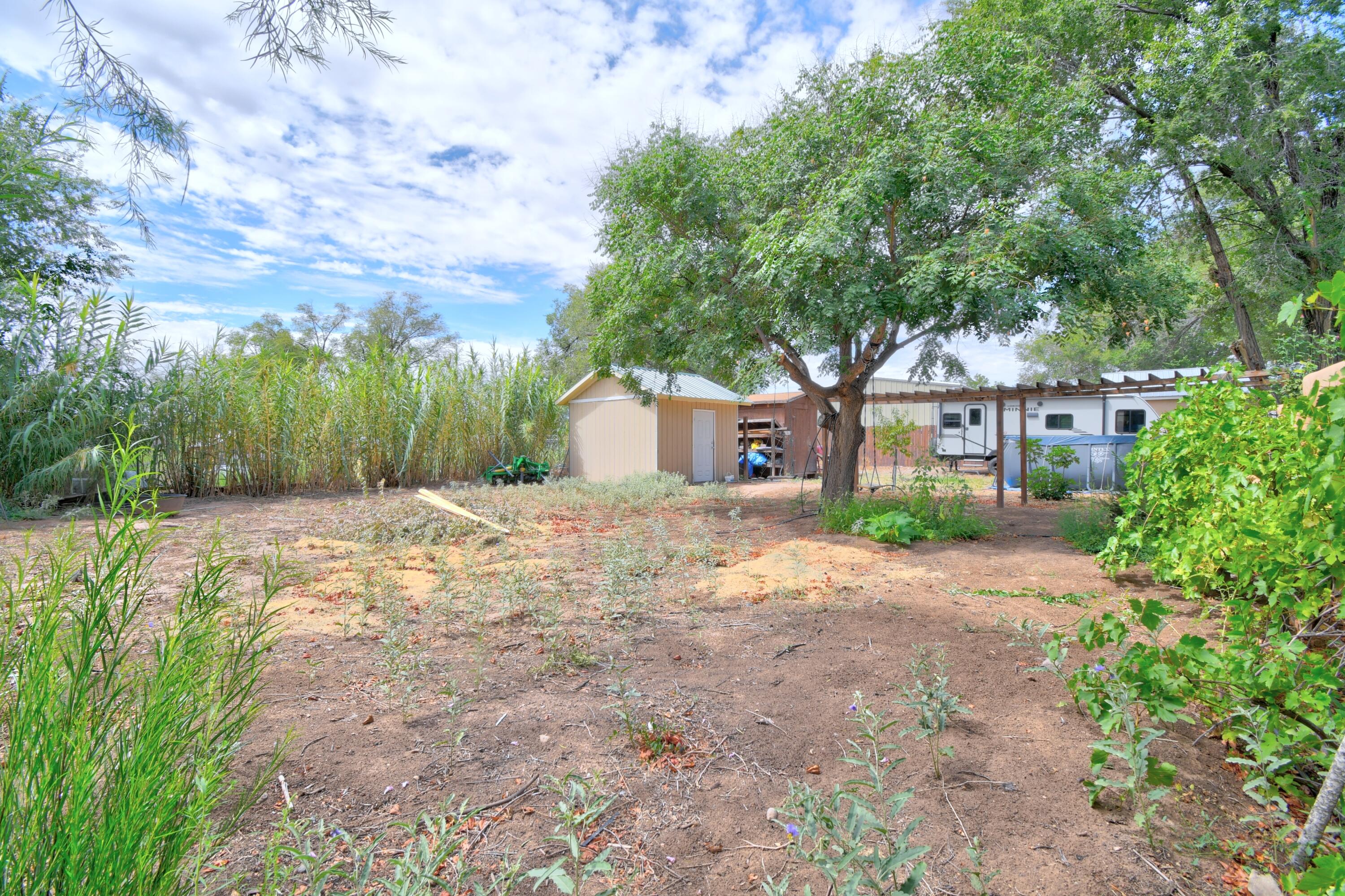 Photo 6 — 635 Esperanza Drive