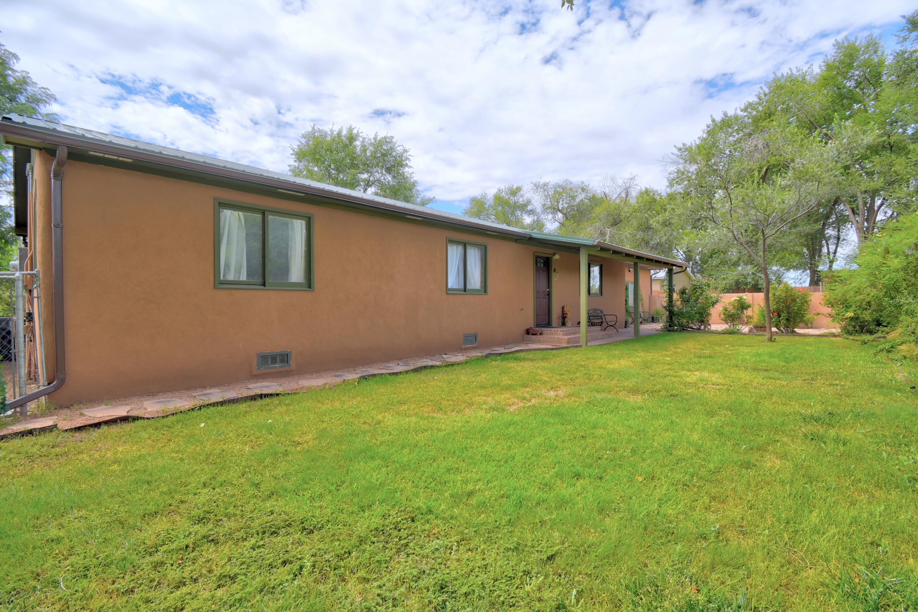Photo 9 — 635 Esperanza Drive