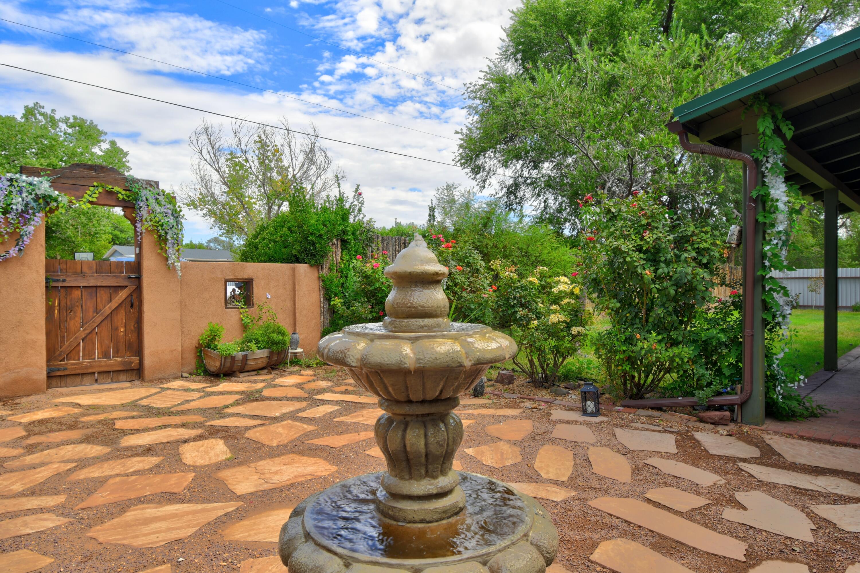 Photo 14 — 635 Esperanza Drive