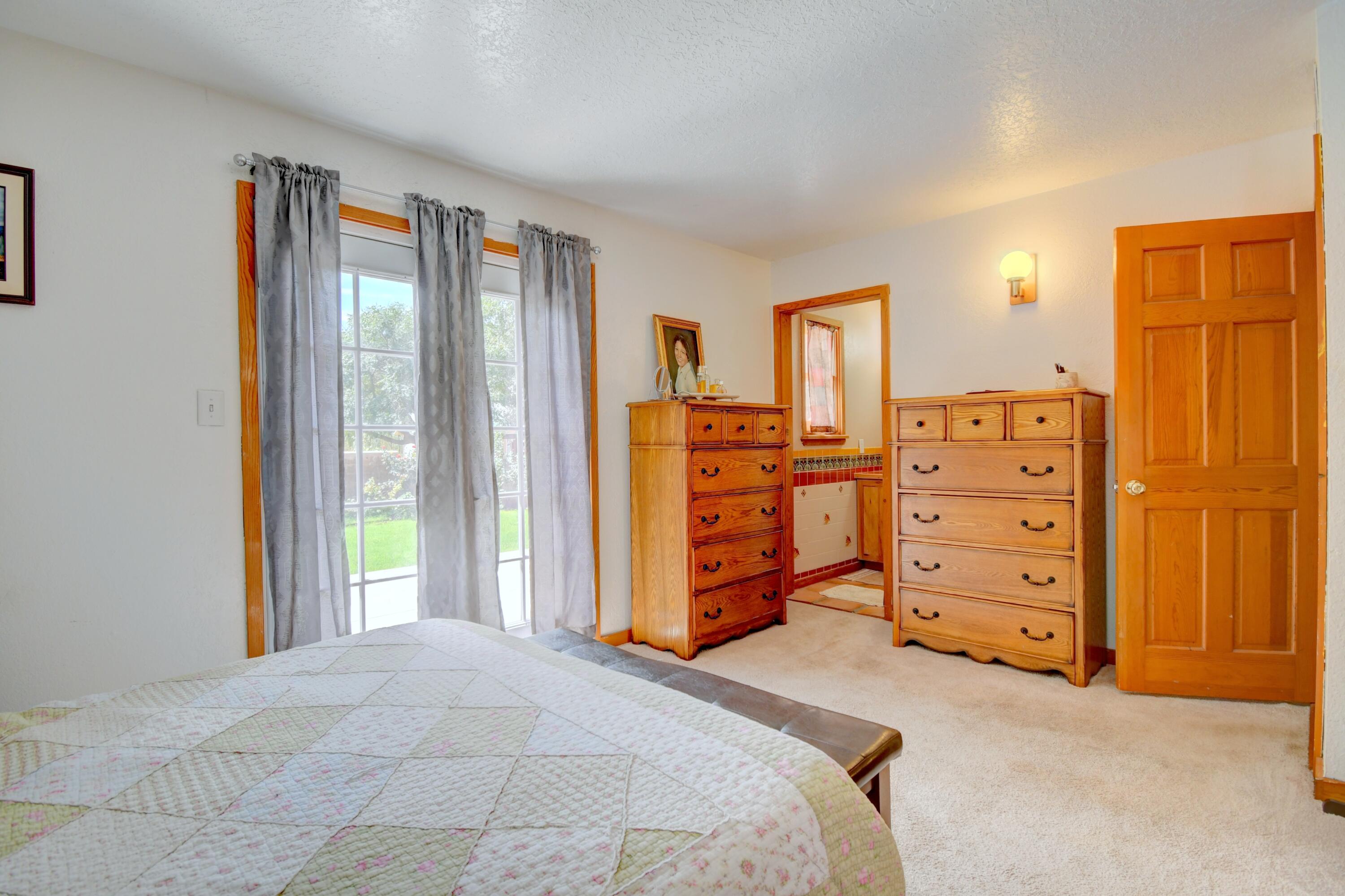 Photo 12 — 635 Esperanza Drive