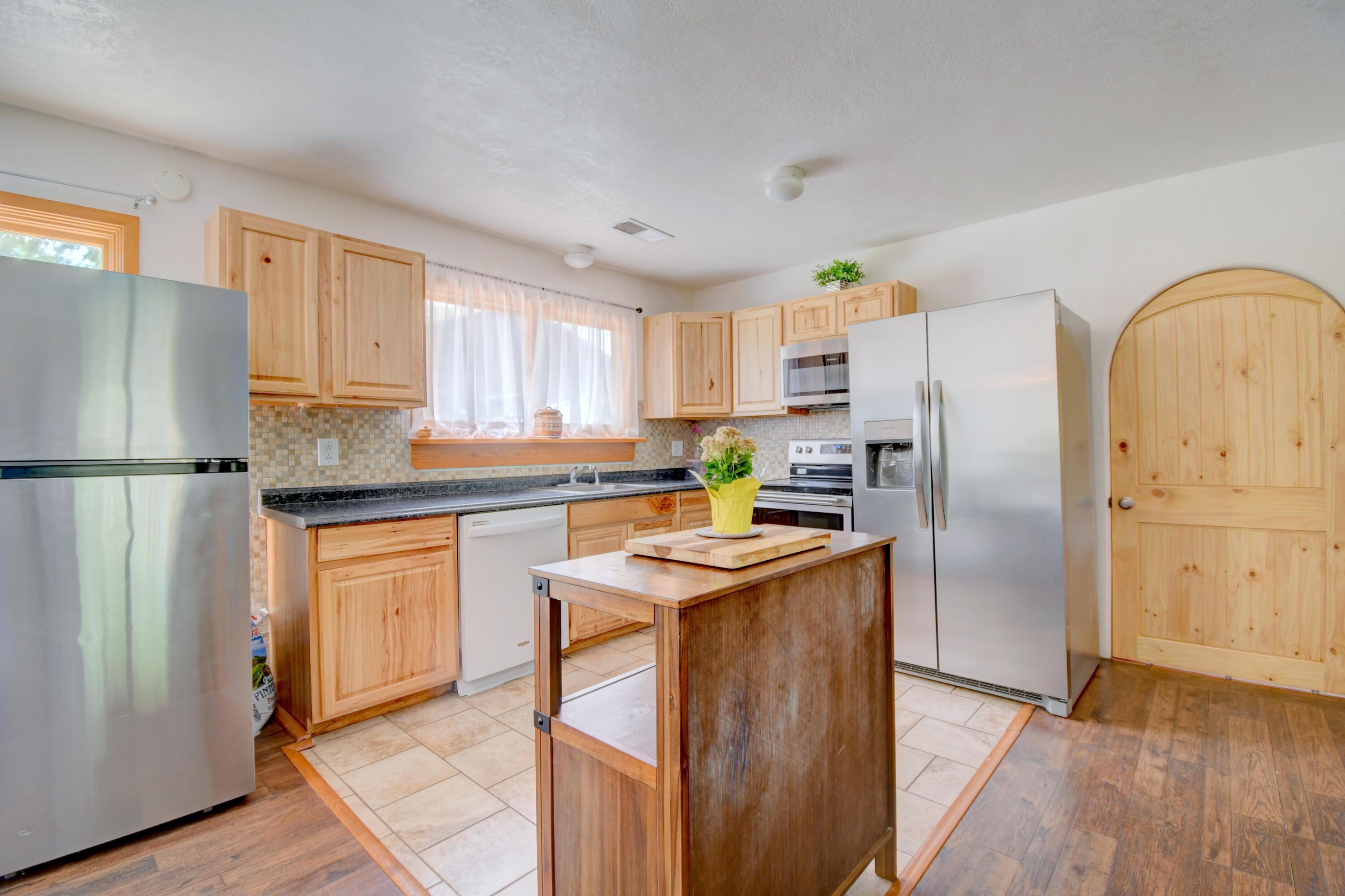 Photo 16 — 635 Esperanza Drive
