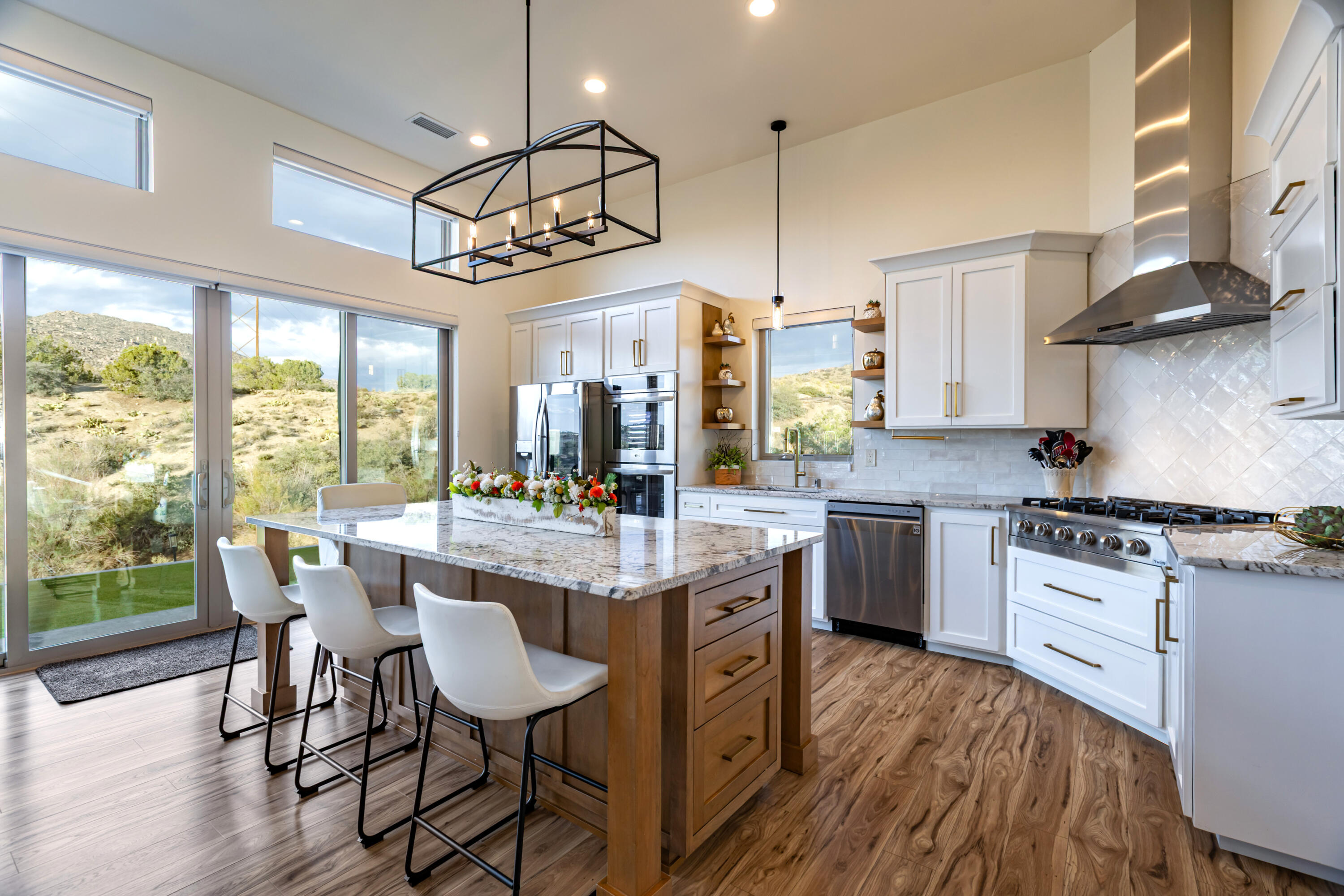 Photo 19 — 700 Winterwood Place SE