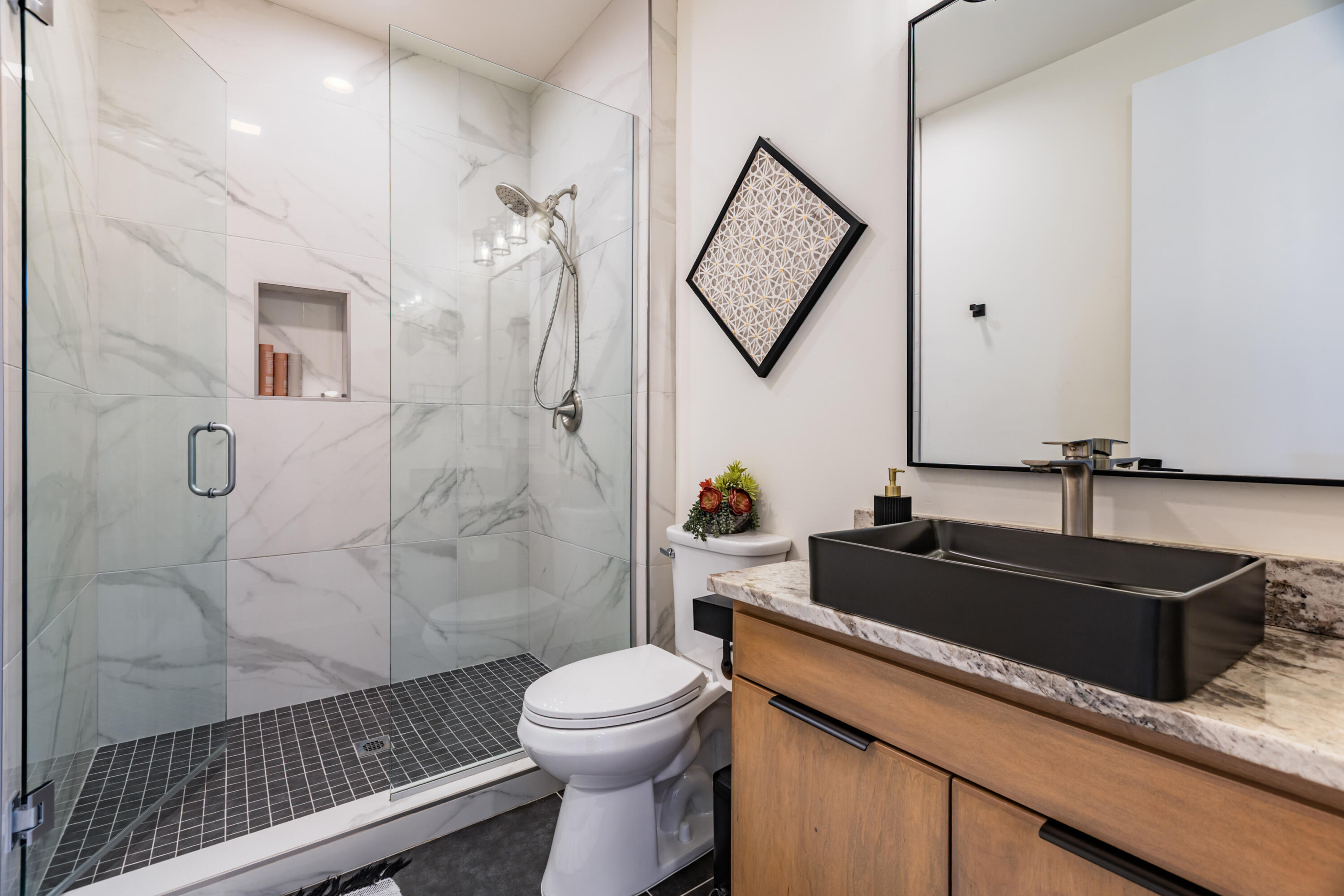 Photo 5 — 700 Winterwood Place SE