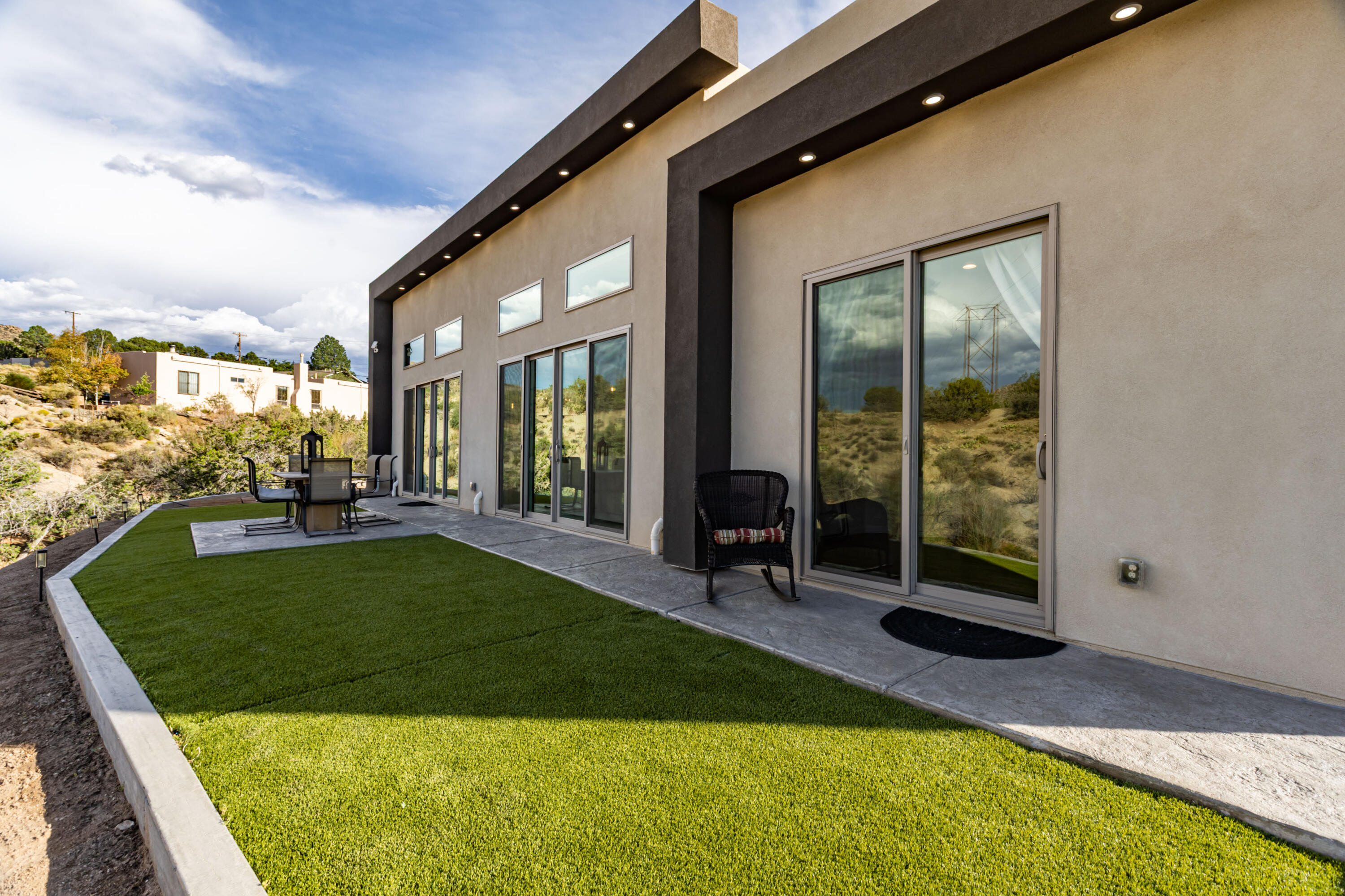 Photo 10 — 700 Winterwood Place SE