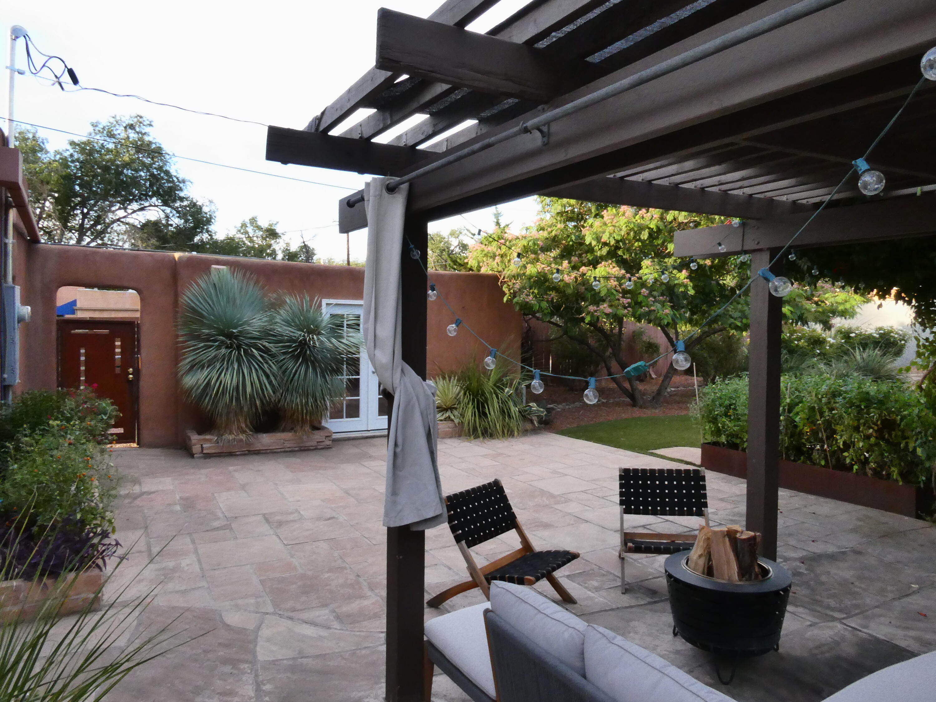 Photo 4 — 308 Dartmouth Drive SE