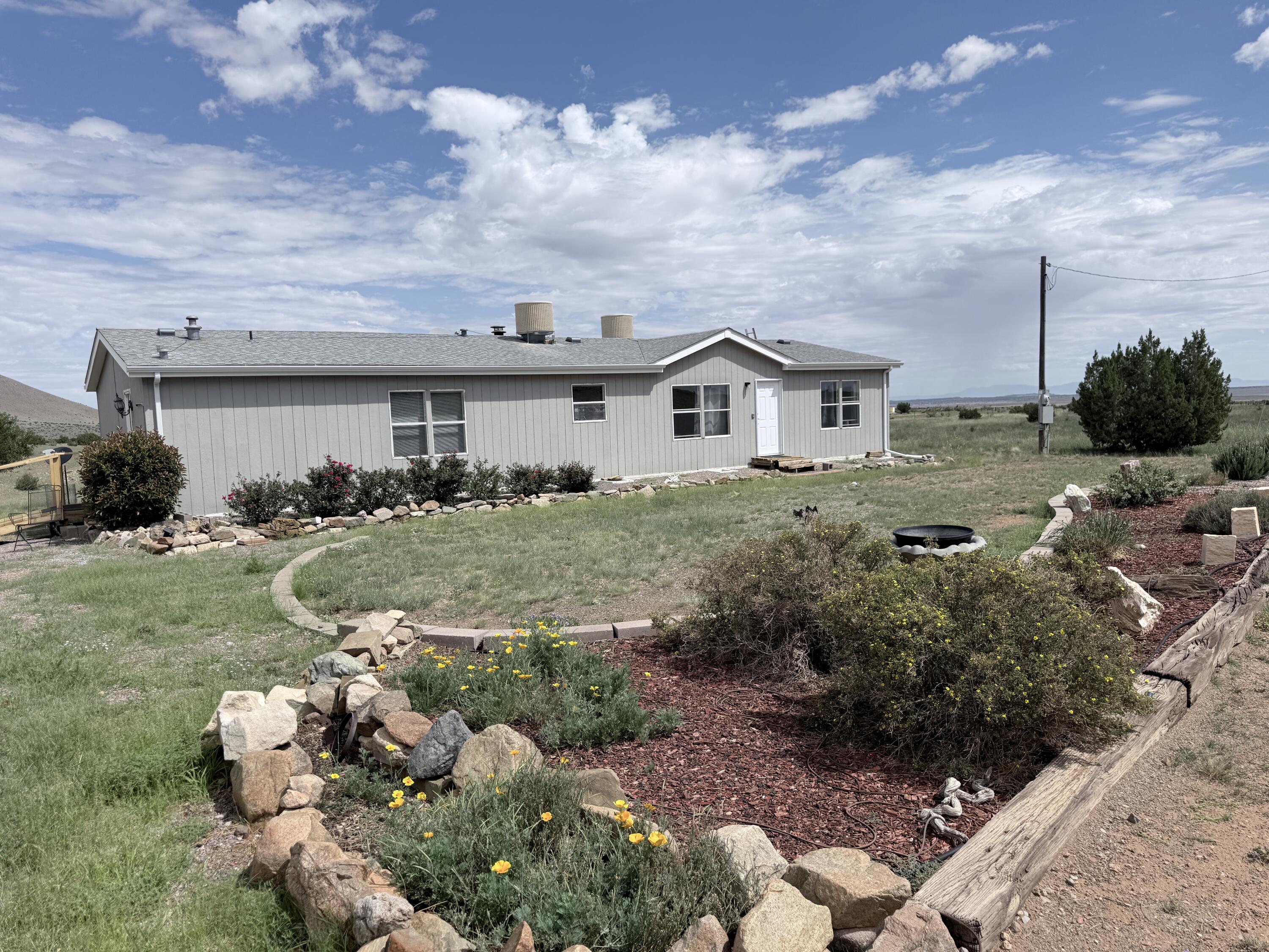 26 La Hinca Road, Magdalena, NM 87825