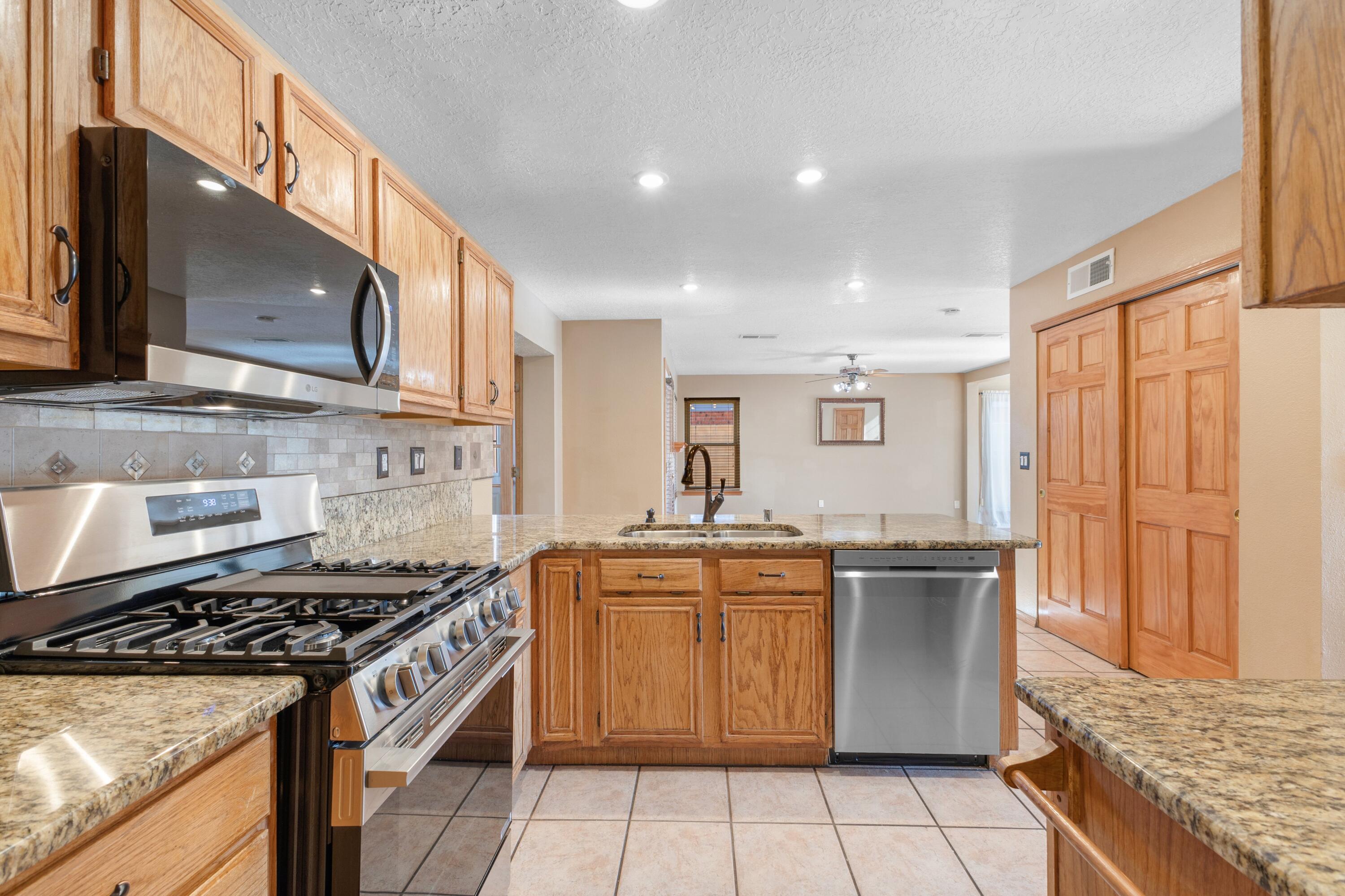 Photo 16 — 2205 Brookstead Drive NW