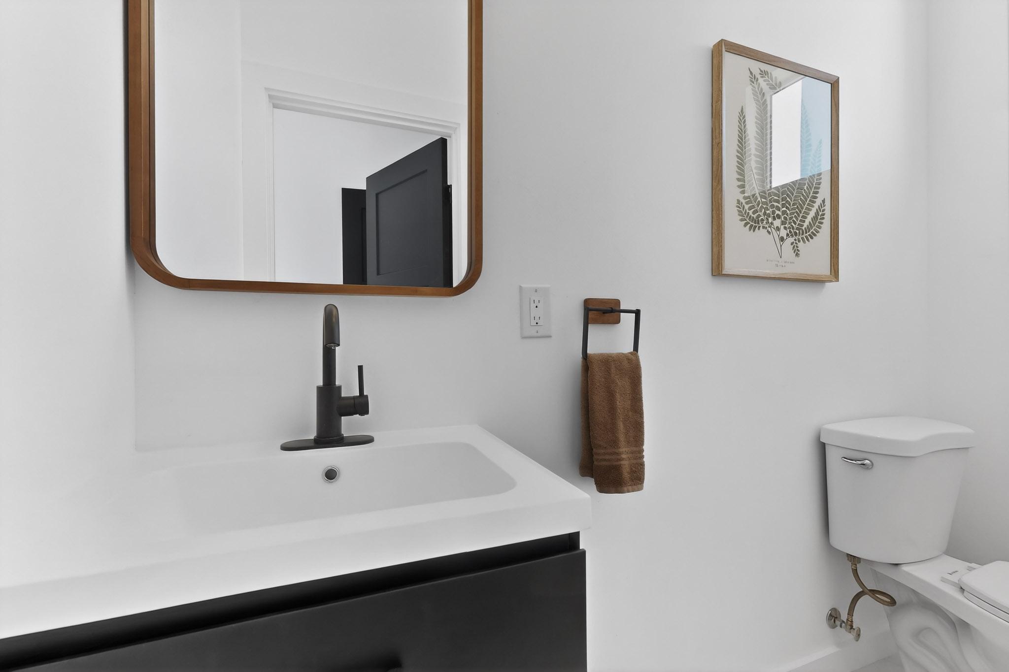 Photo 2 — 1401 Villa Place SE