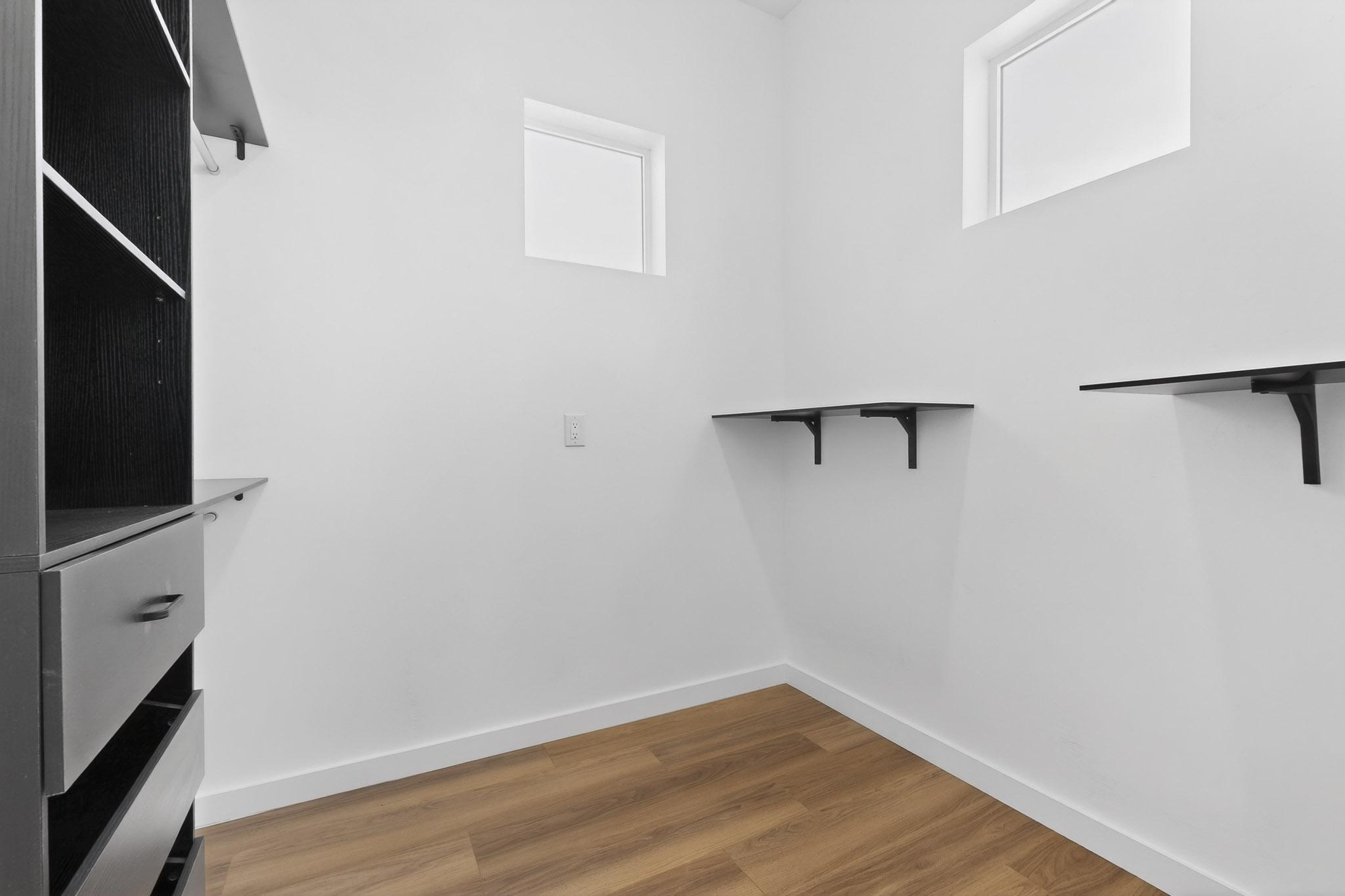 Photo 4 — 1401 Villa Place SE