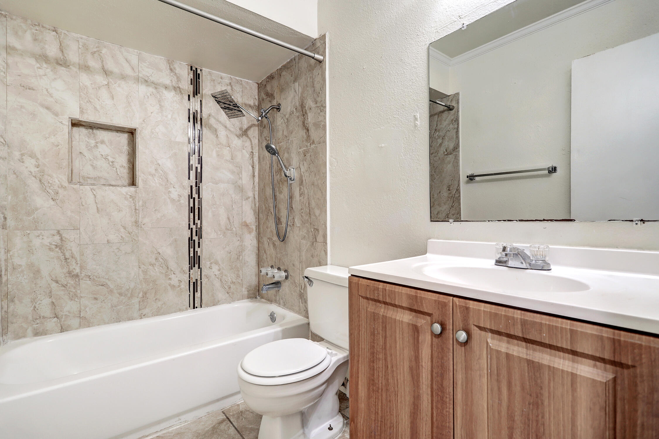 Photo 13 — 95 Eventide Road SE