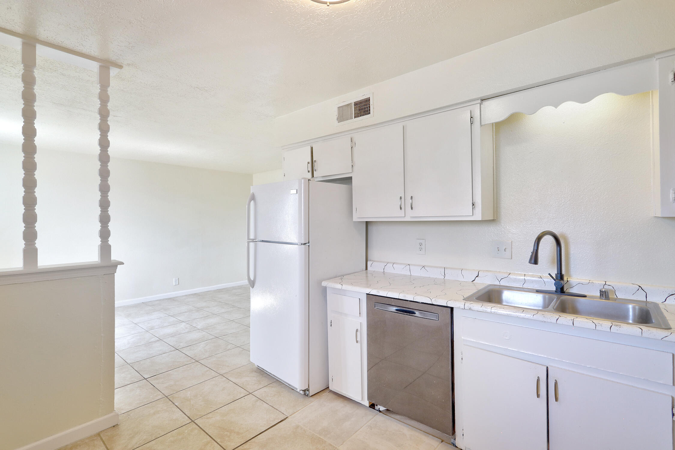 Photo 19 — 95 Eventide Road SE