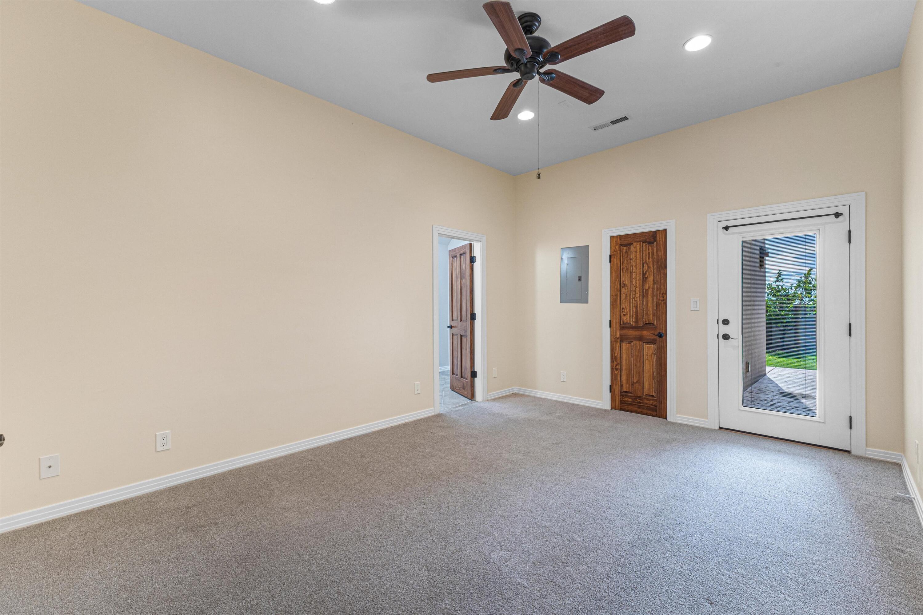 Photo 3 — 8223 Desert Lily Lane NE