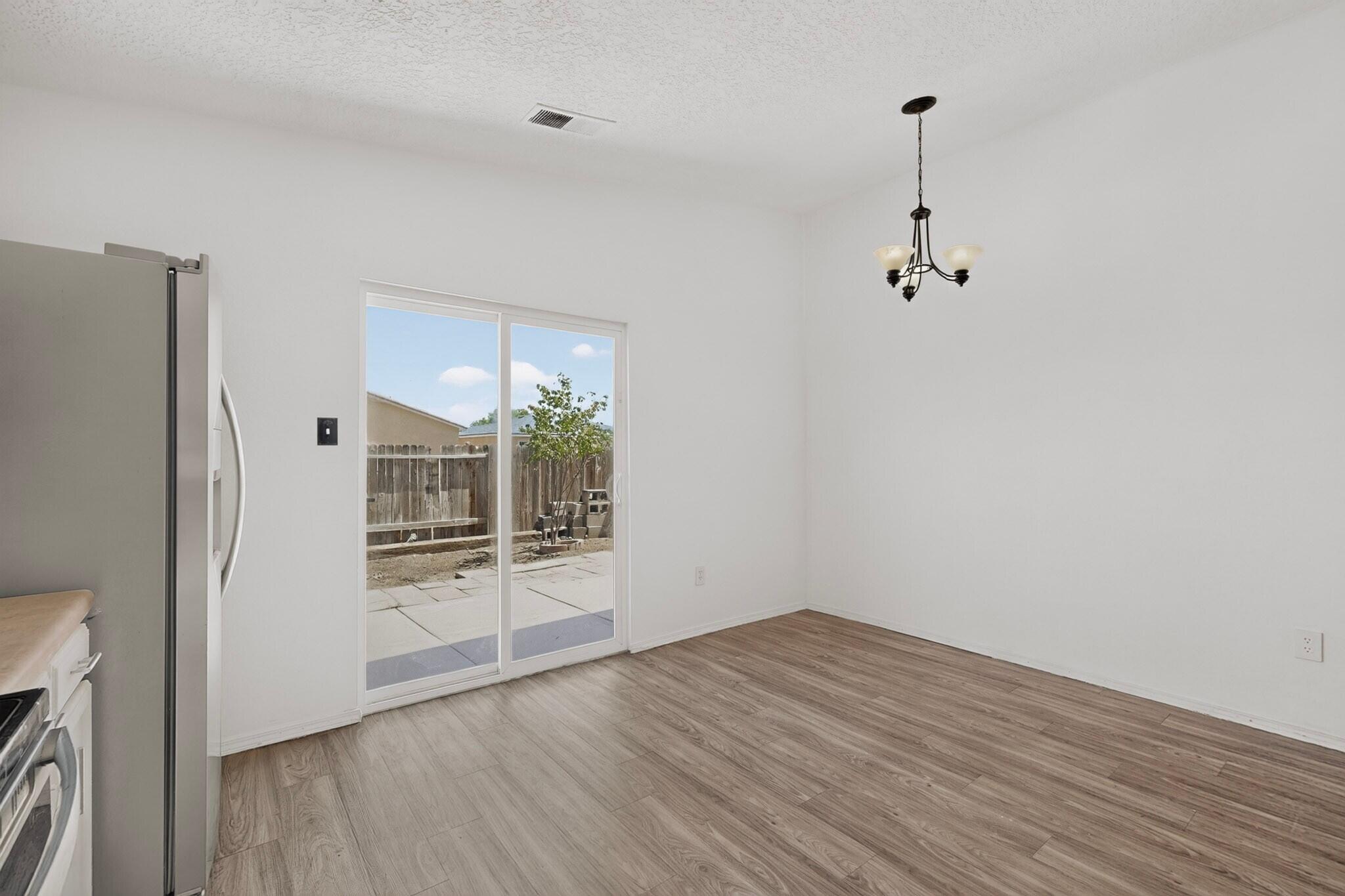 Photo 9 — 928 Tanager Drive SW