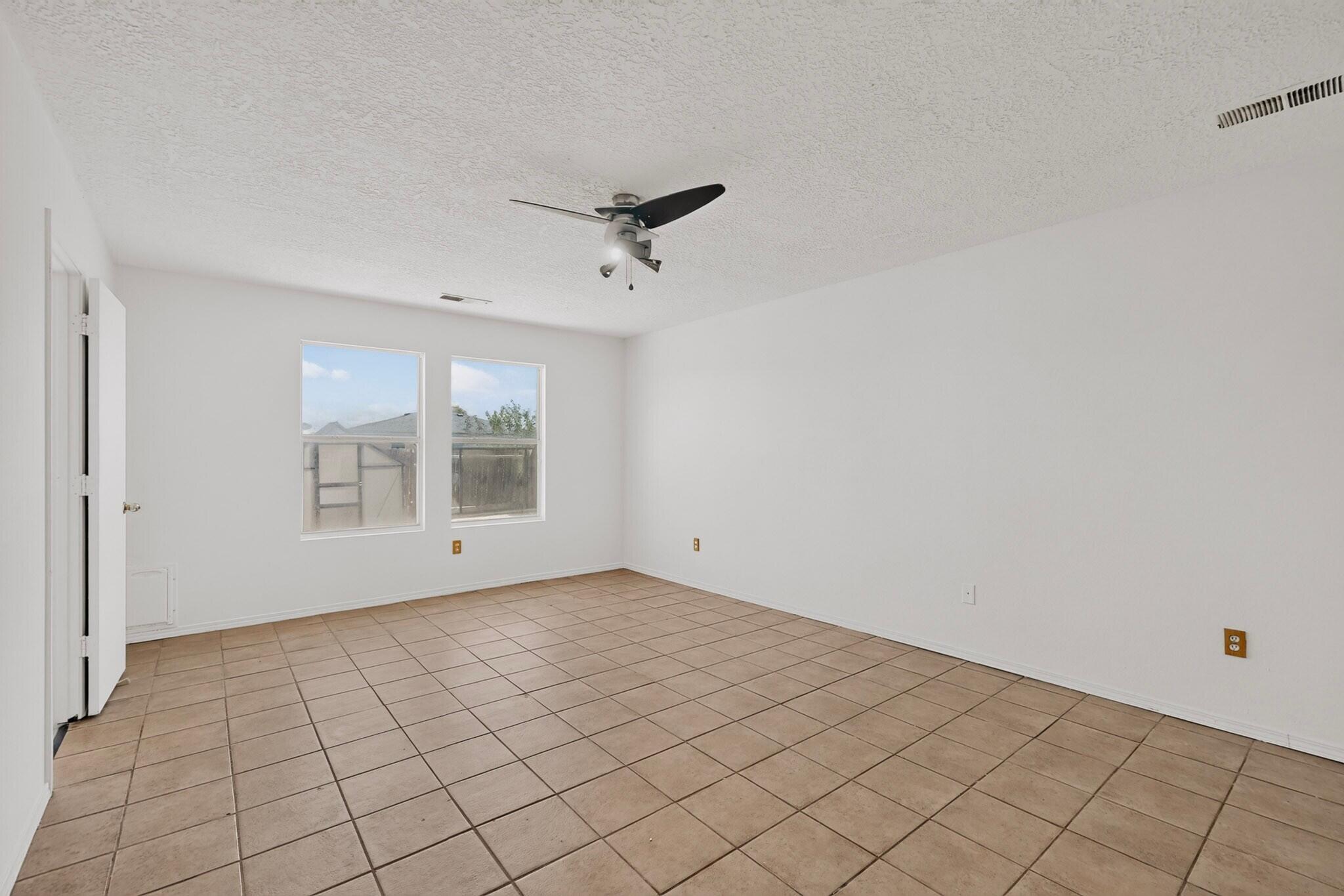 Photo 11 — 928 Tanager Drive SW