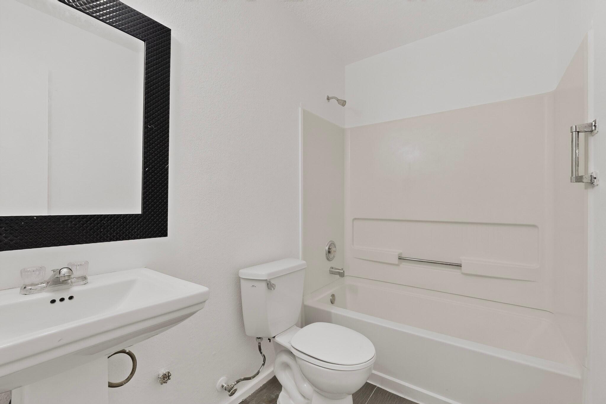 Photo 18 — 928 Tanager Drive SW