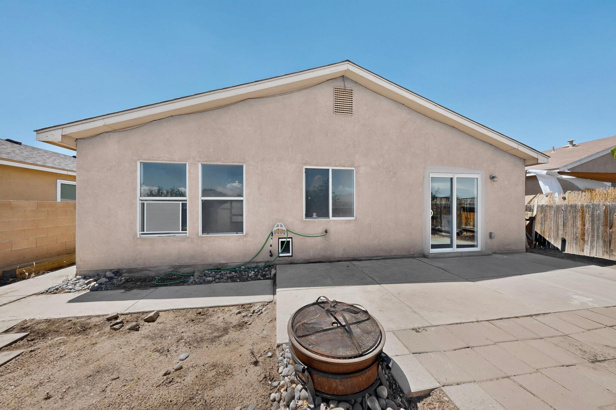 Photo 3 — 928 Tanager Drive SW