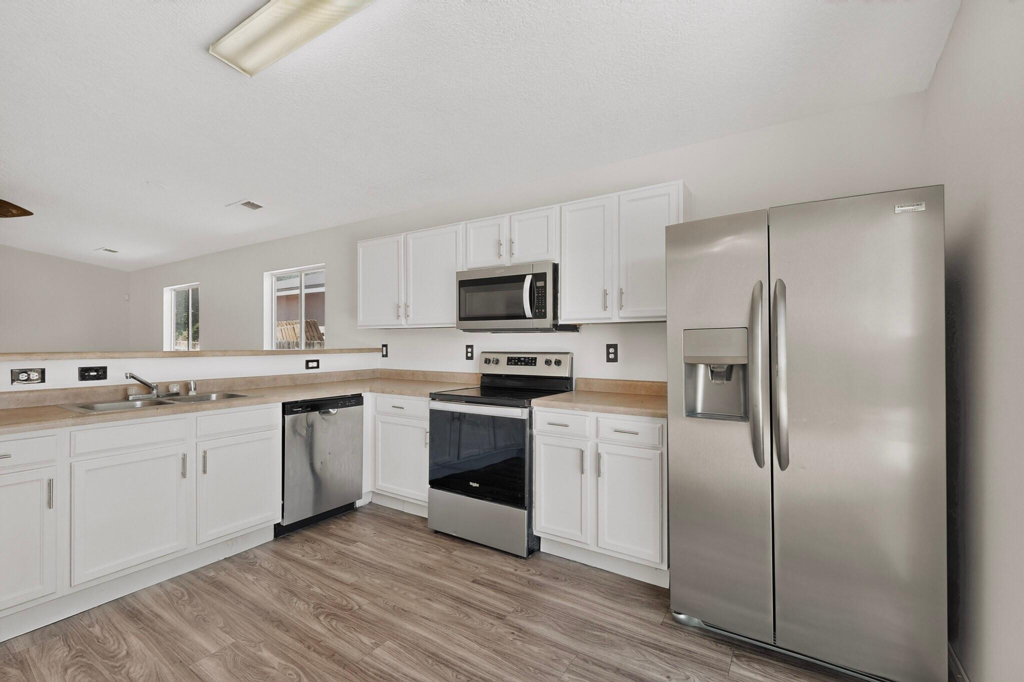 Photo 7 — 928 Tanager Drive SW